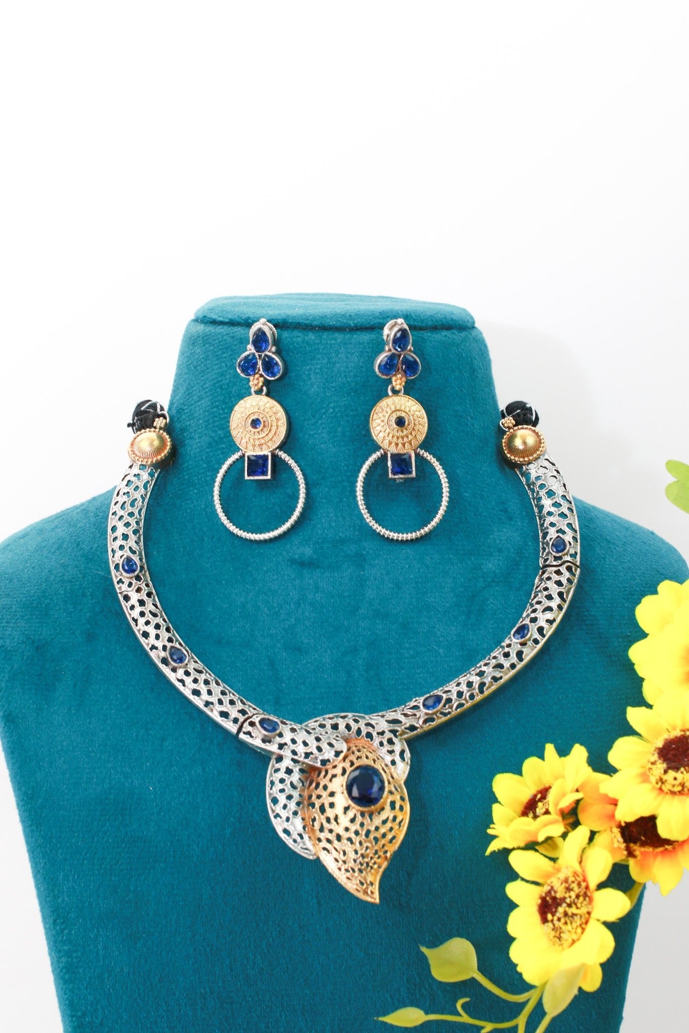 Classic Blue Silver Statement Pendant Necklace Set - Maxiblink