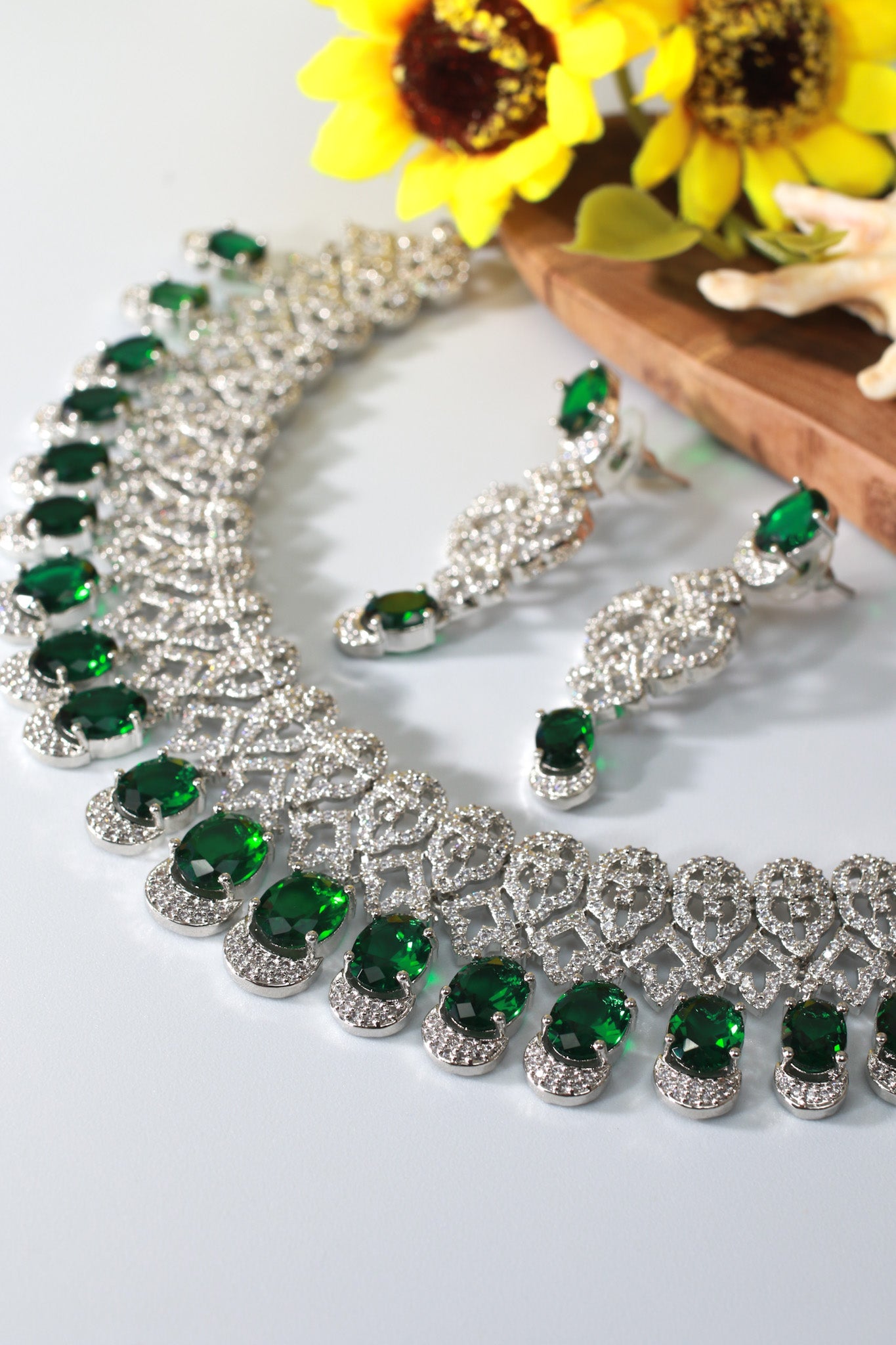 Classic Emerald Drop Bridal Necklace Set - Maxiblink