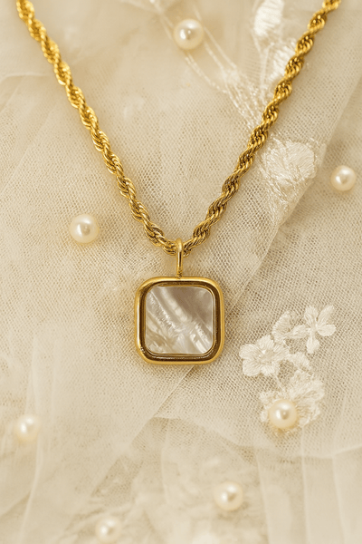 Classic Gold - Plated Pendant with Square Mother of Pearl - Maxiblink