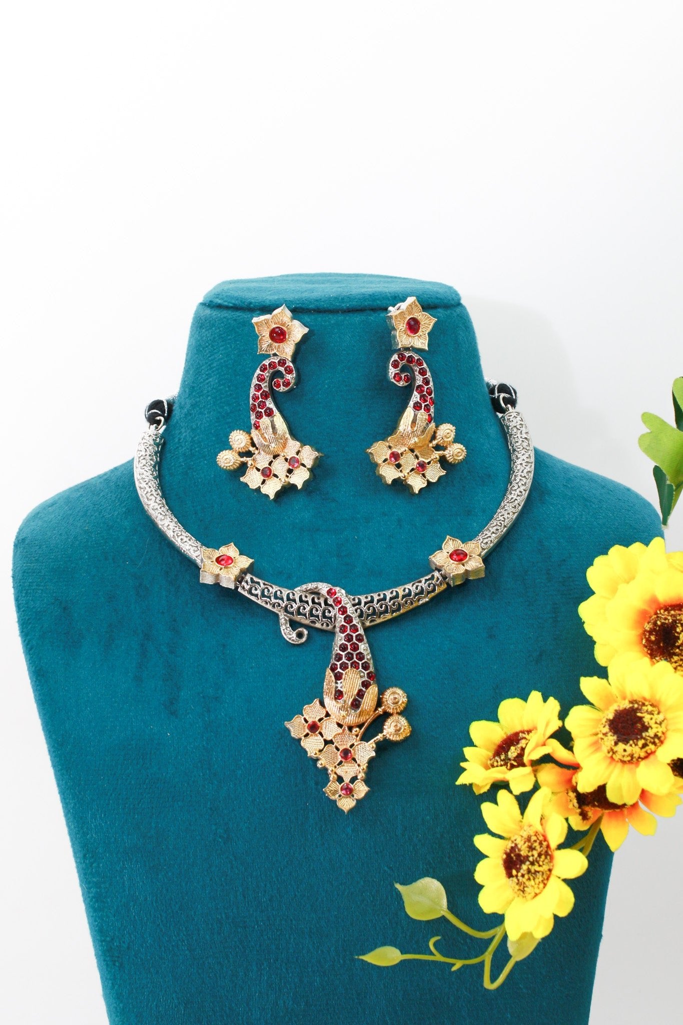 Classic Ruby Dual - Tone Fish Motif Statement Necklace Set - Maxiblink