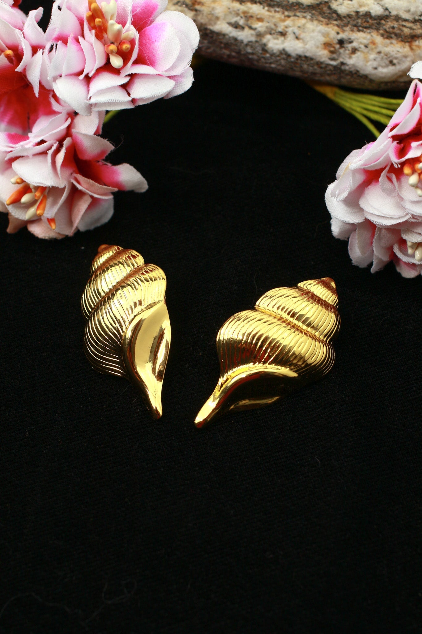 Conch Shell Stud Earrings – 18K Gold Plated - Maxiblink
