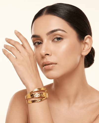 Crossing Wave Wide Cuff Bracelet - Maxiblink