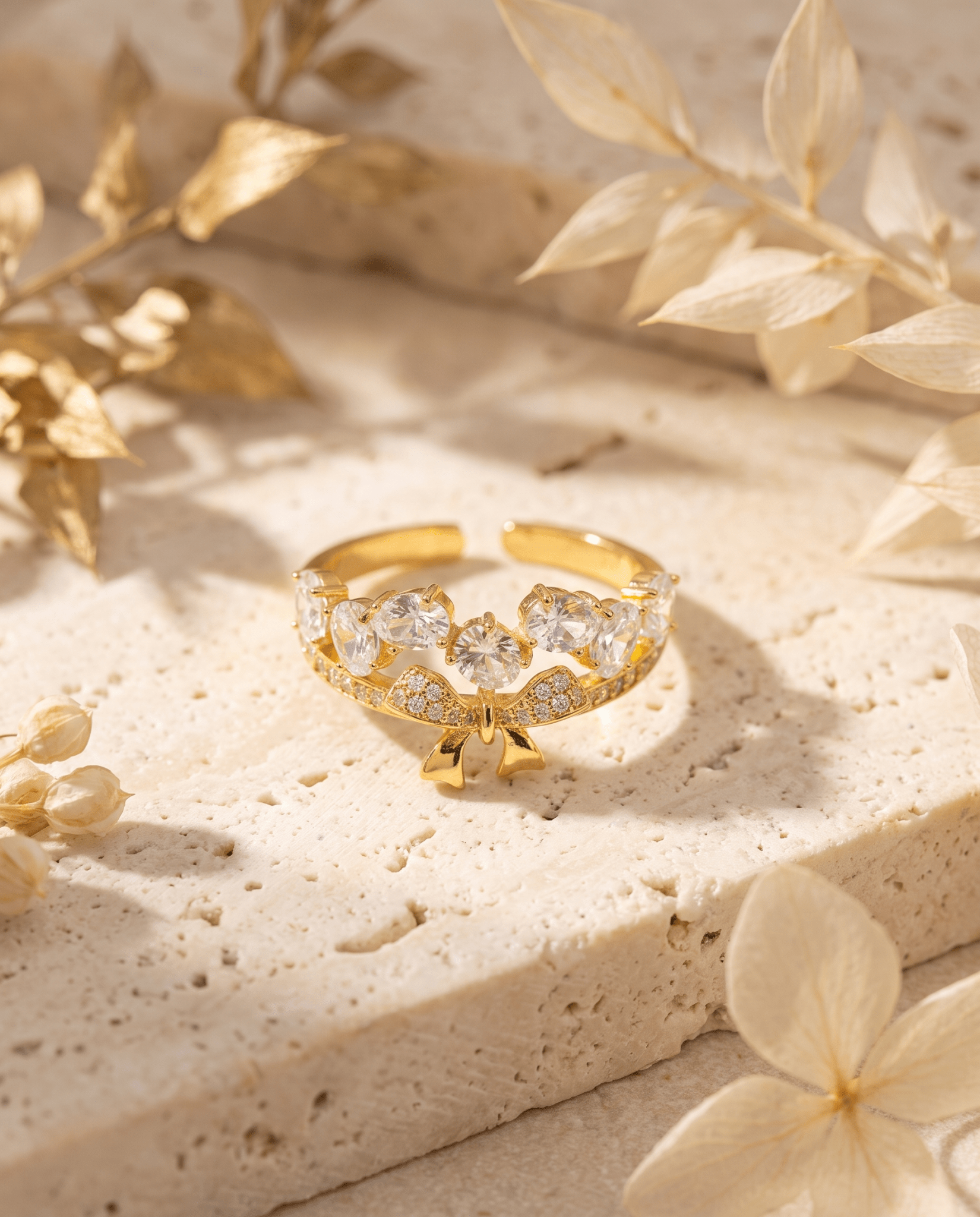 Hypoallergenic waterproof bow ring in 18K gold plating — MaxiBlink