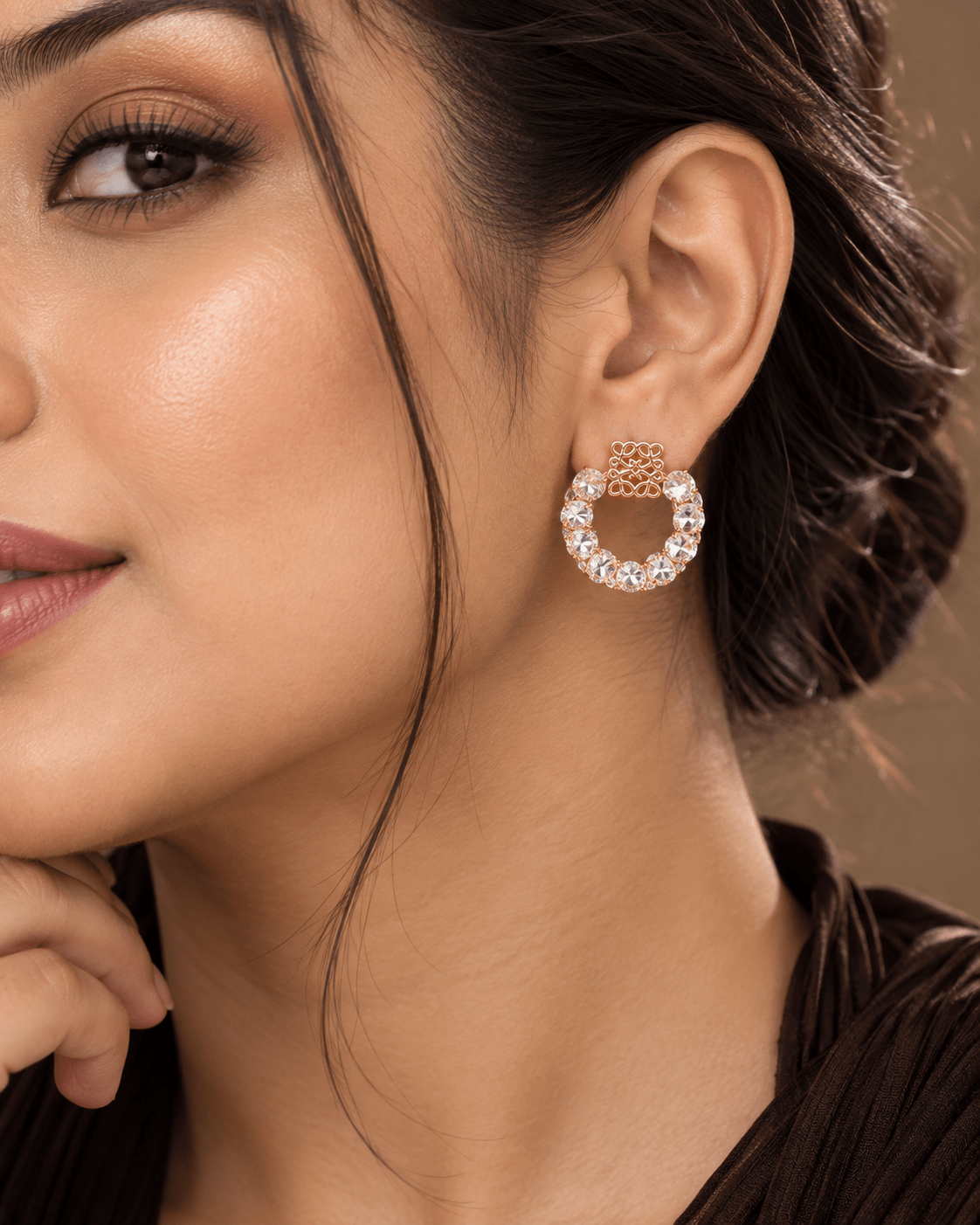 Crystal Wreath Emblem Stud Earrings - Maxiblink