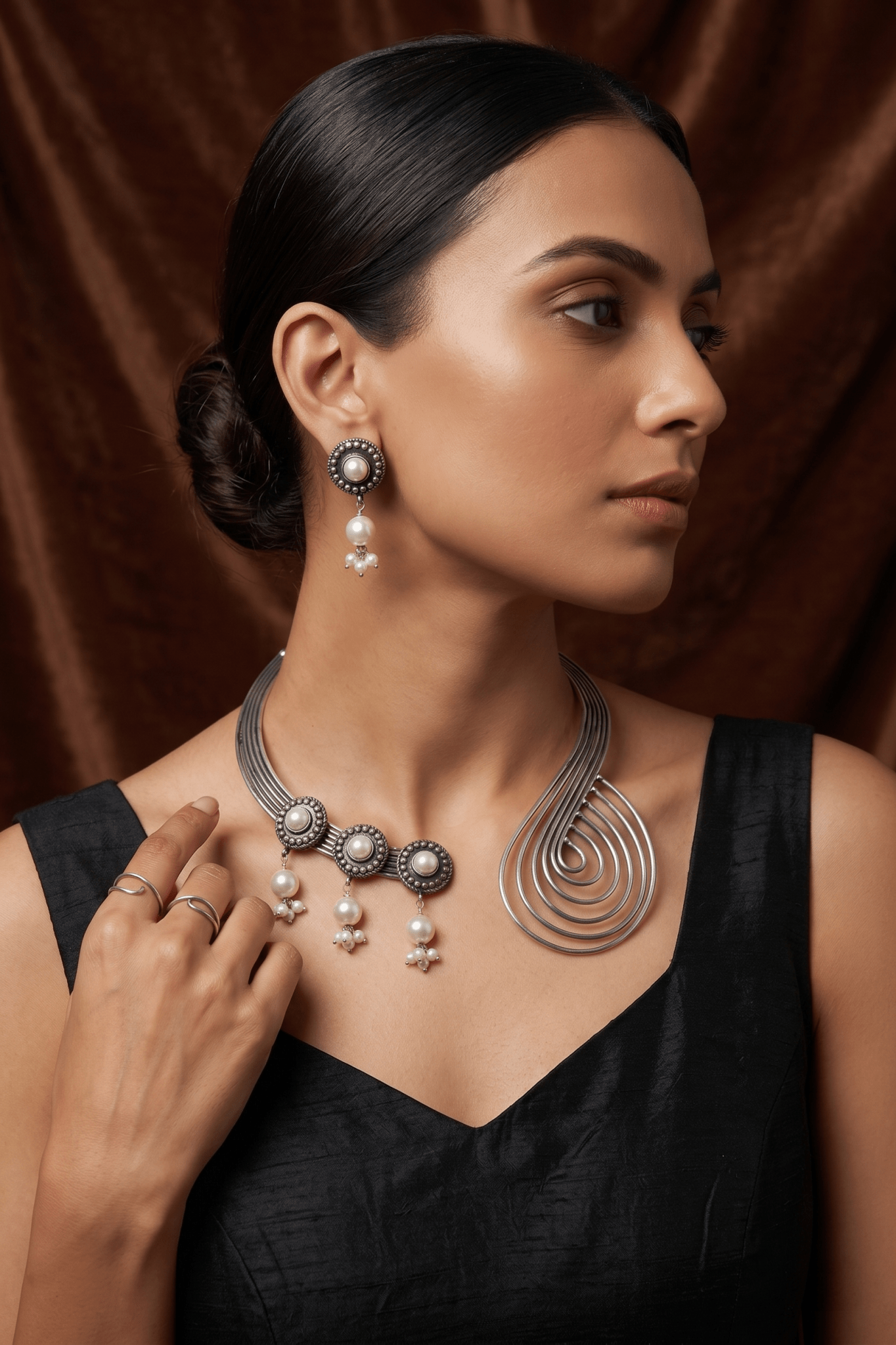 Dazzling Pearl Silver Spiral Statement Necklace - Maxiblink