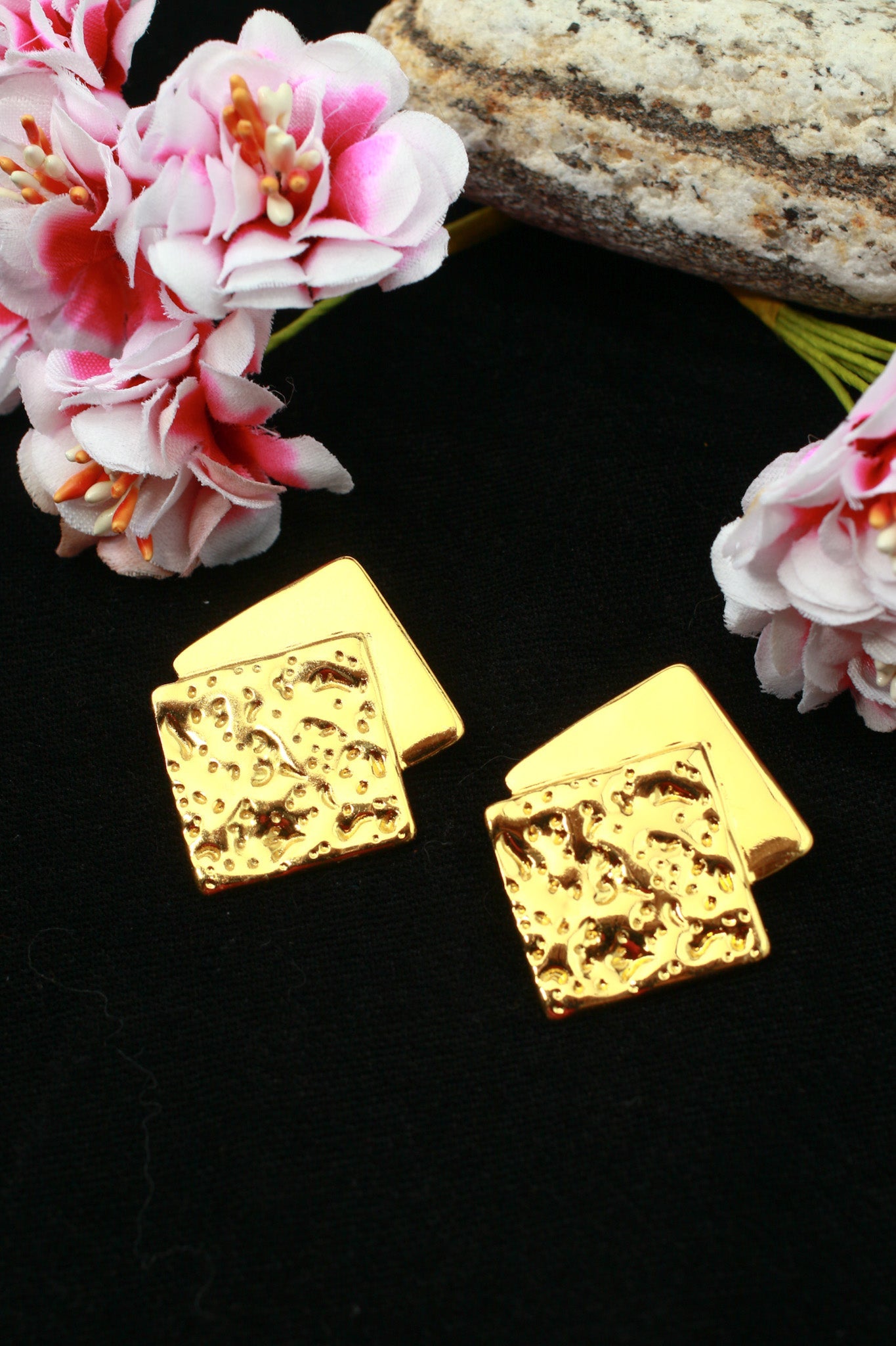Double Square Hammered Stud Earrings – 18K Gold Plated - Maxiblink