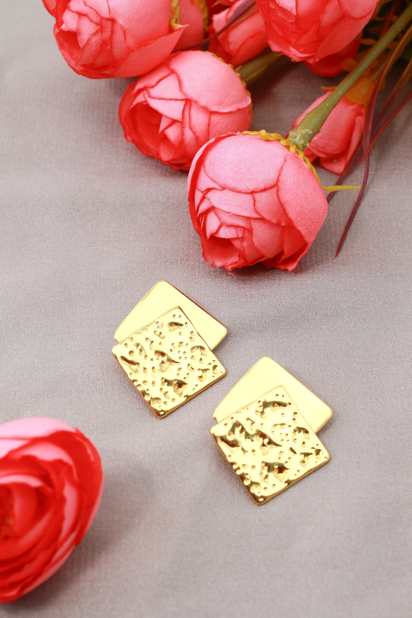 Double Square Hammered Stud Earrings – 18K Gold Plated - Maxiblink