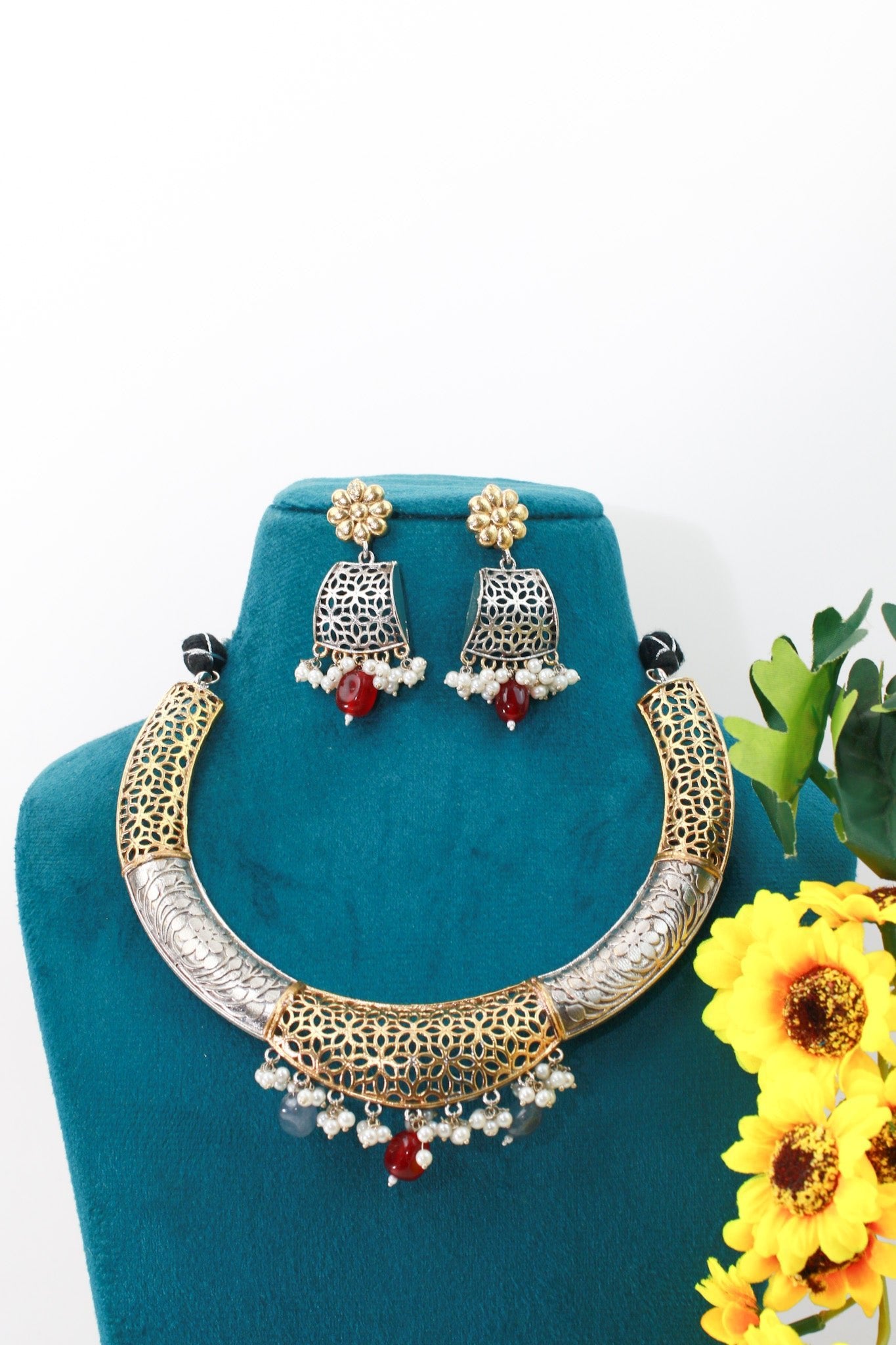 Elegant Dual - Tone Filigree Pearl Drop Hansli Necklace Set - Maxiblink