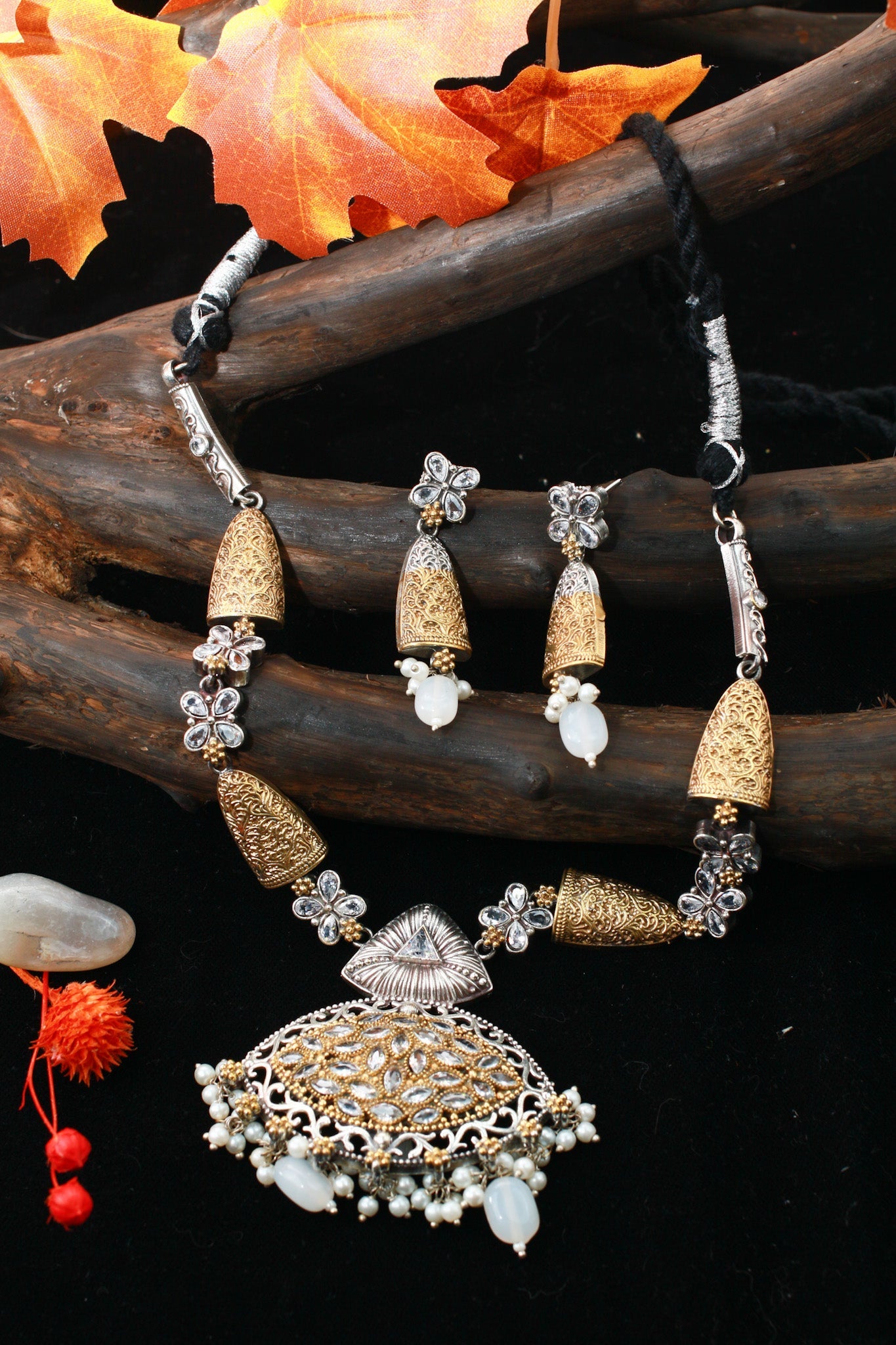 Elegant Dual - Tone Floral Filigree Pendant Haram Necklace Set - Maxiblink