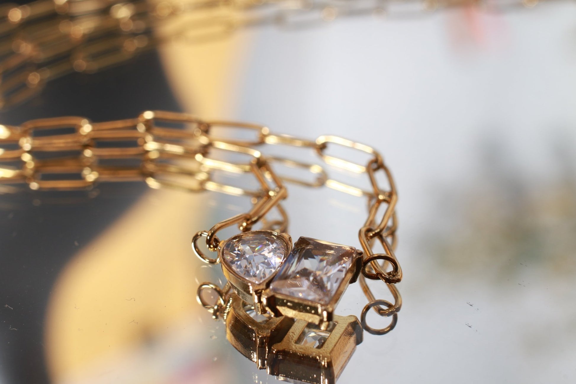 Elegant Gold Chain Pendant with White Crystal Charm - Maxiblink