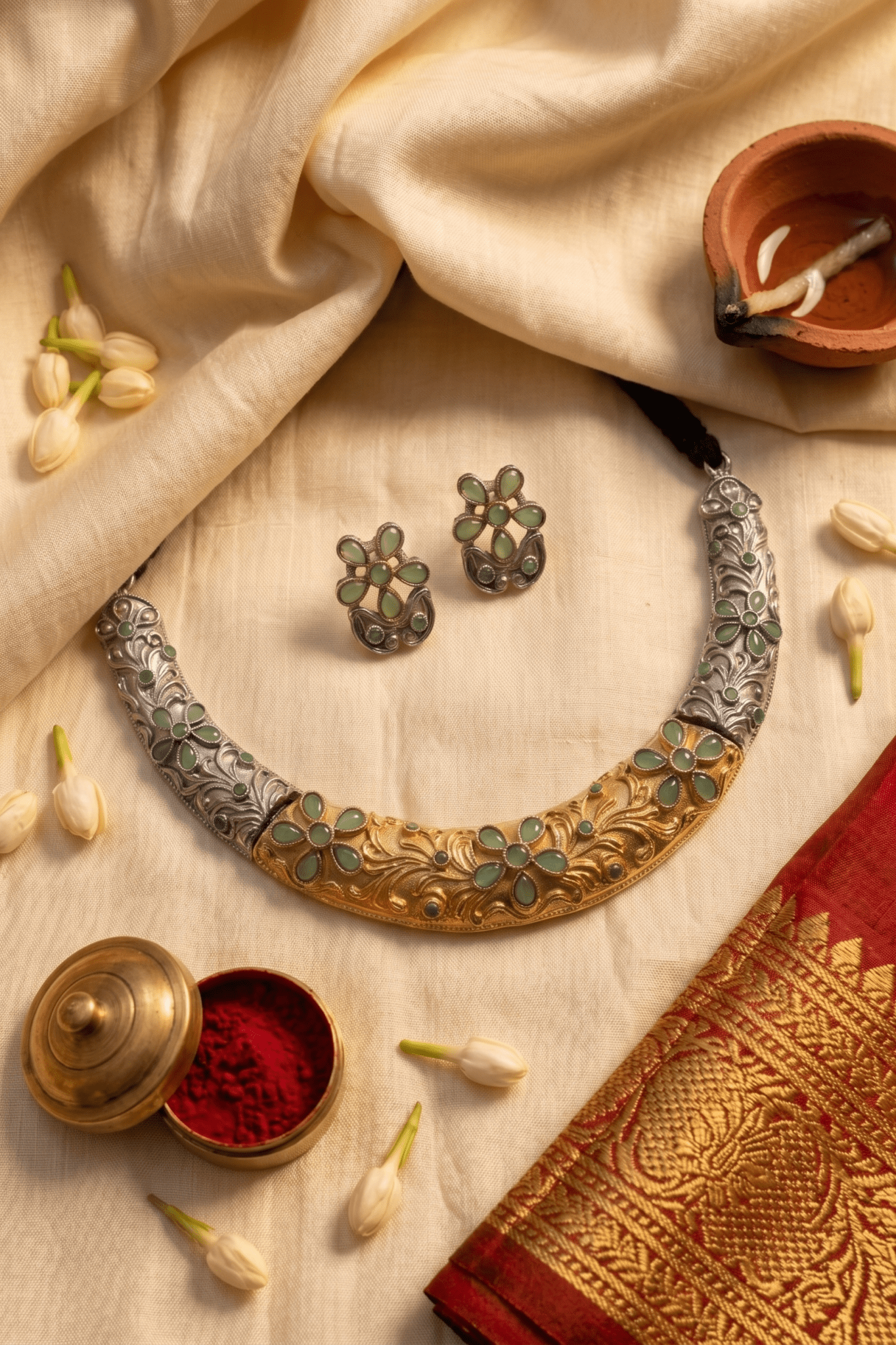 Elegant Mint Dual - Tone Floral Collar Necklace - Maxiblink