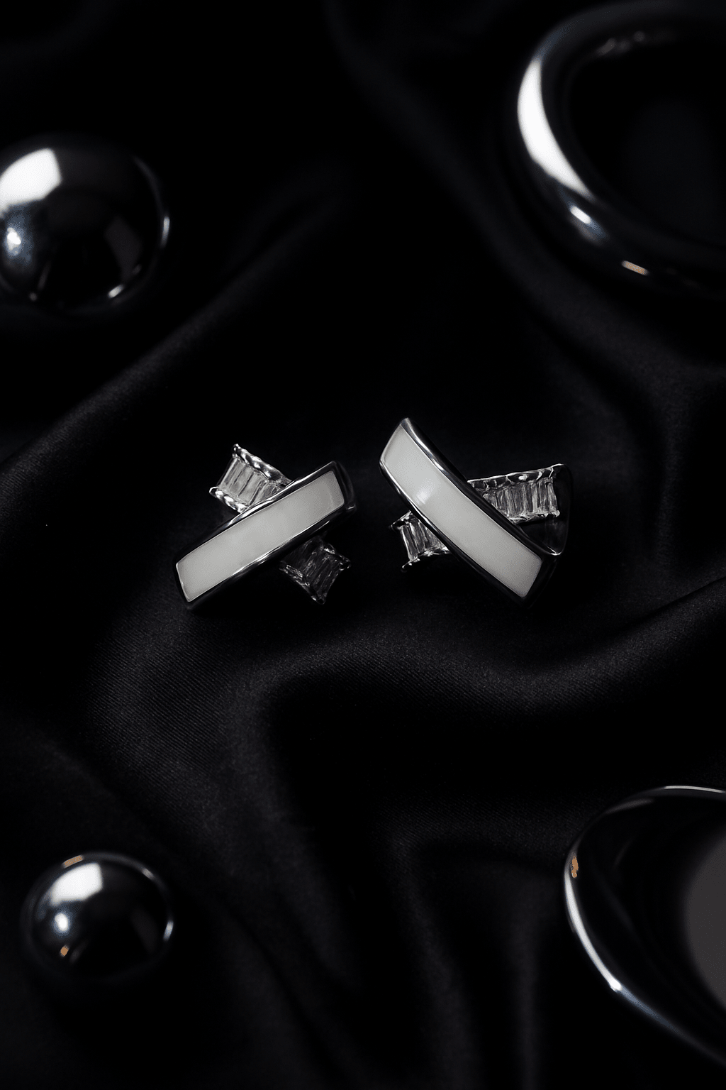 Elegant White Enamel Stud Earrings - Maxiblink