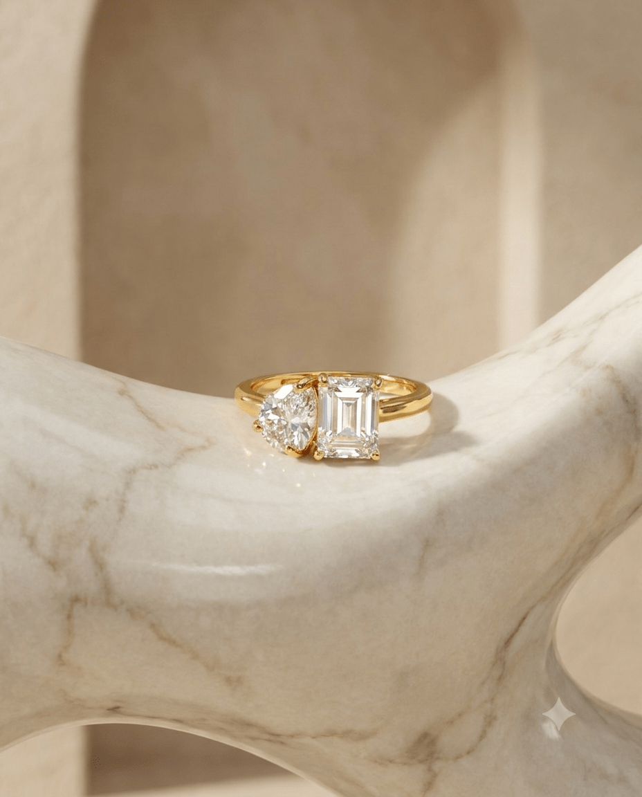 Emerald-Cut & Pear Toi-et-Moi Ring close-up detail — 18K gold-plated anti-tarnish ring, MaxiBlink