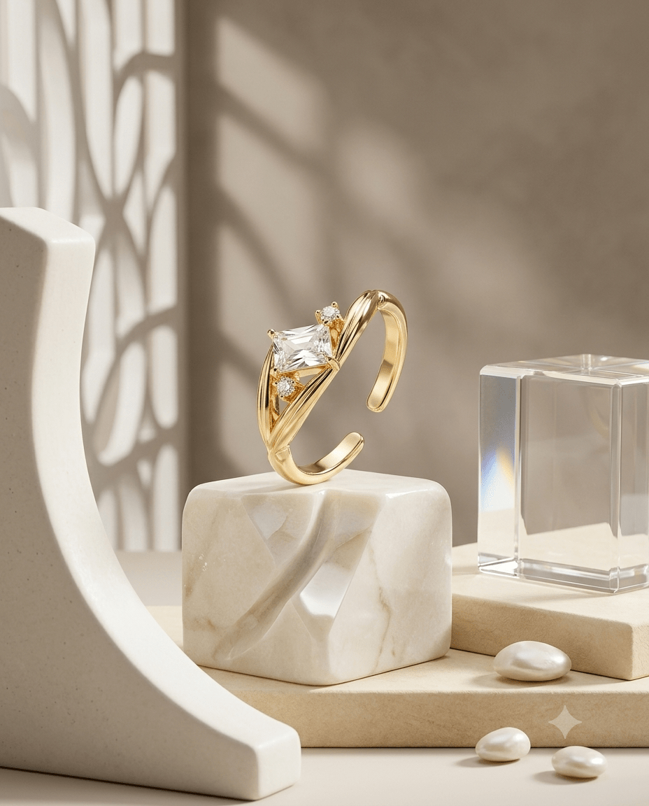 Hypoallergenic waterproof solitaire ring in 18K gold plating — MaxiBlink