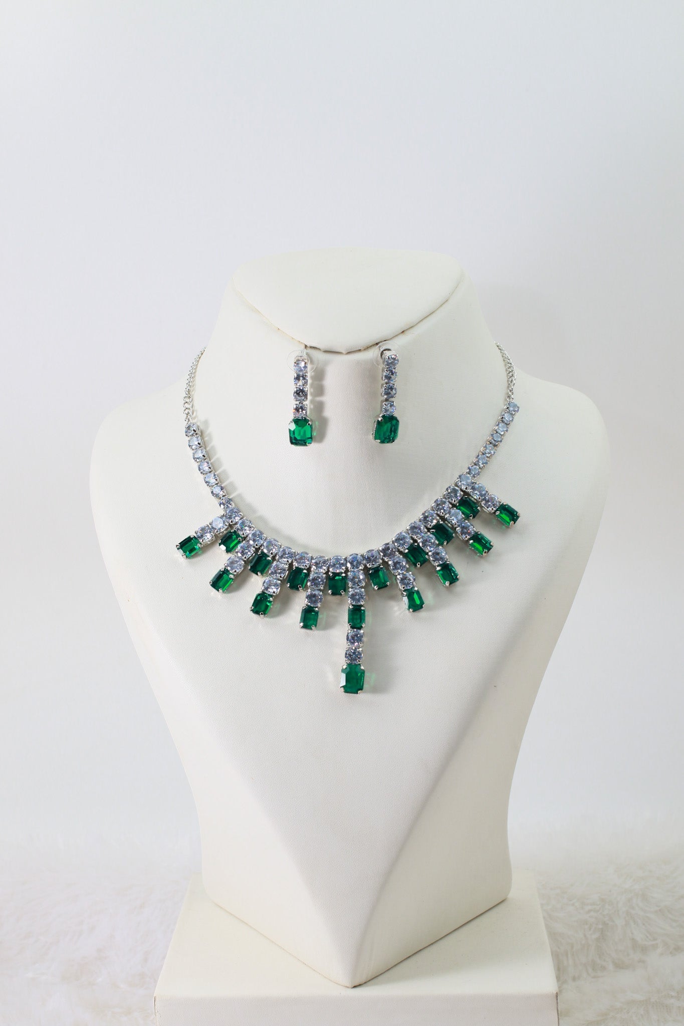 Emerald Green Crystal Drop Korean Glass Stone Necklace Set | Premium Jewellery - Maxiblink