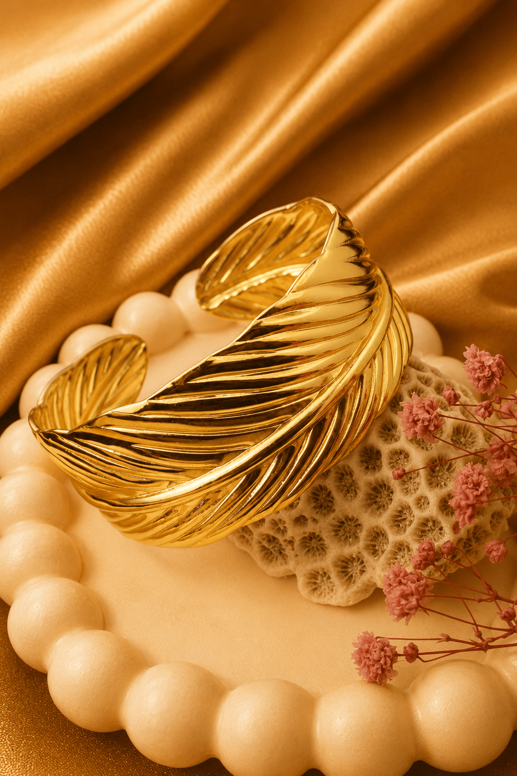 Feather Wave Textured Cuff Bracelet - Maxiblink