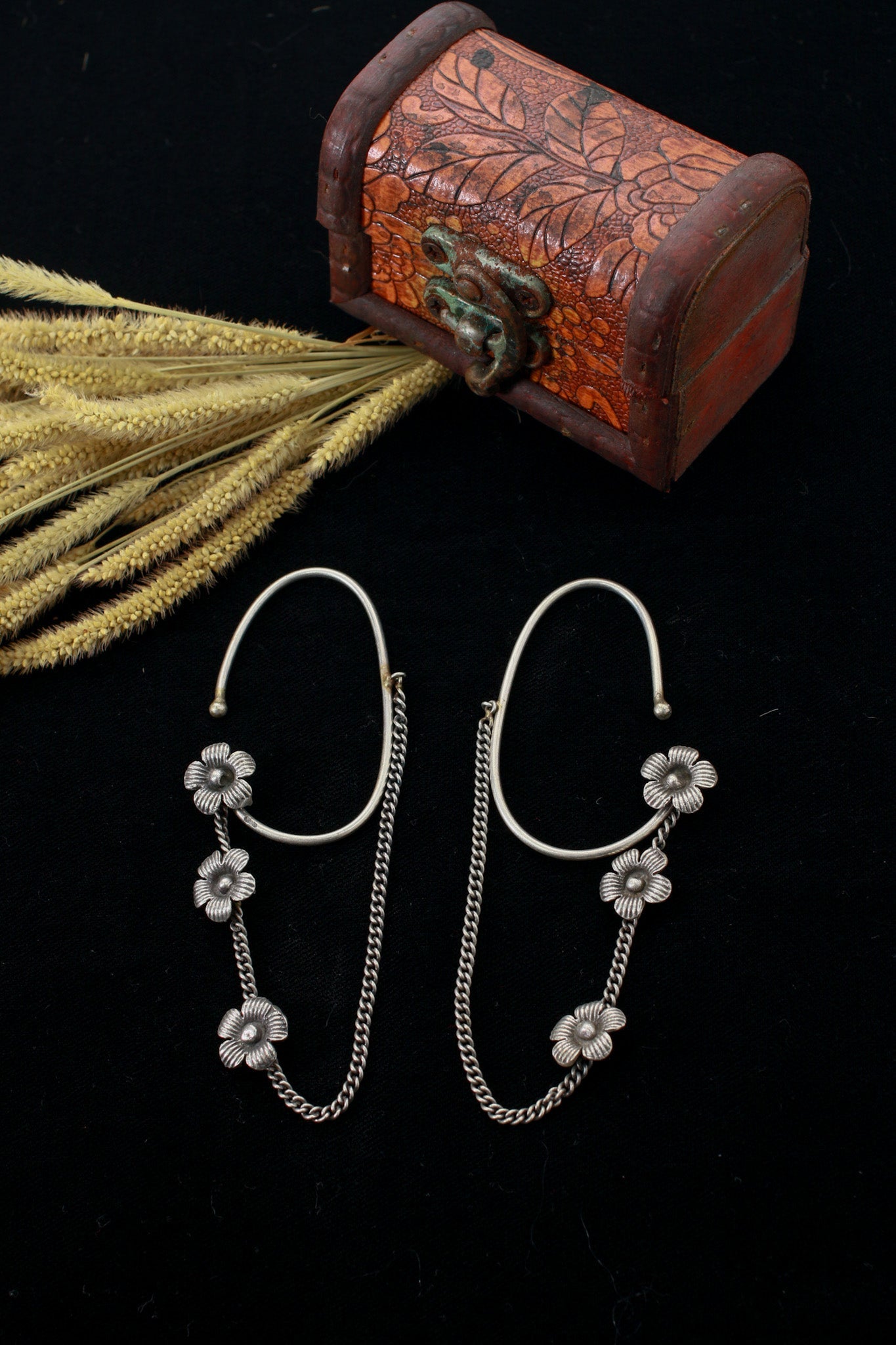 Floral Chain Ear Cuff in Oxidised German Silver – Non‑Pierced Boho Style - Maxiblink