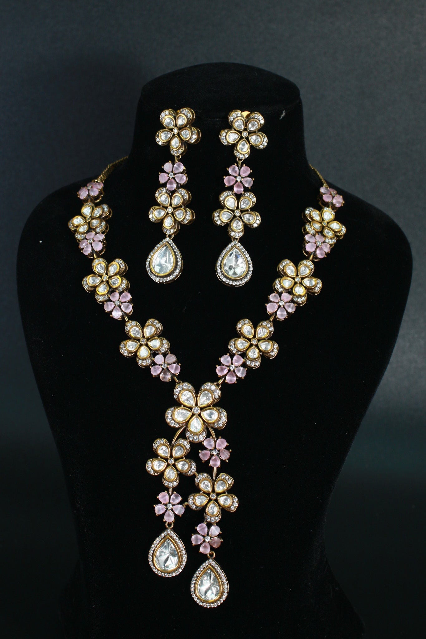 Floral Temple Necklace Set with Kundan & Teardrop Charms - Maxiblink