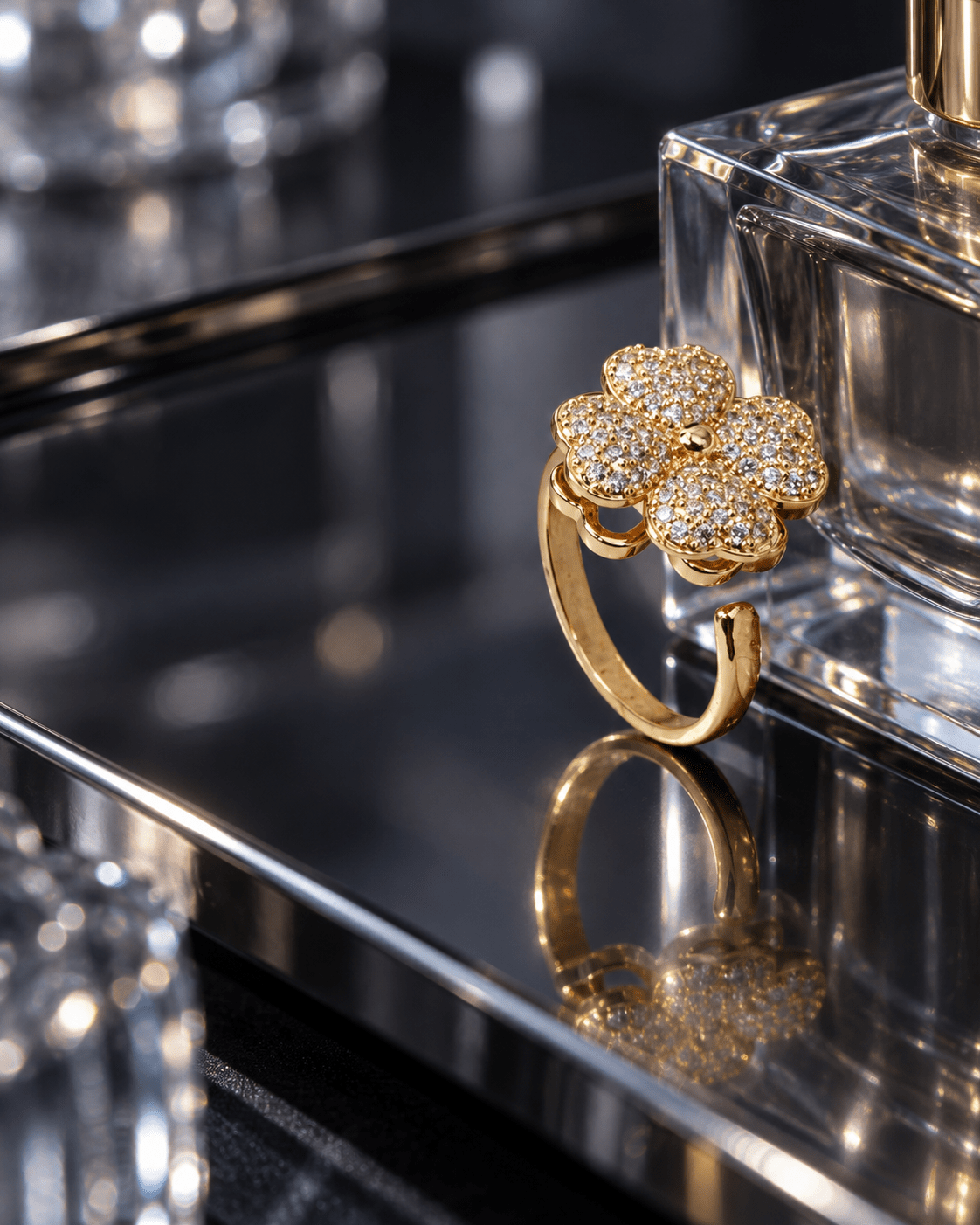 Gold Pavé Four-Leaf Clover Spinner Ring - Maxiblink