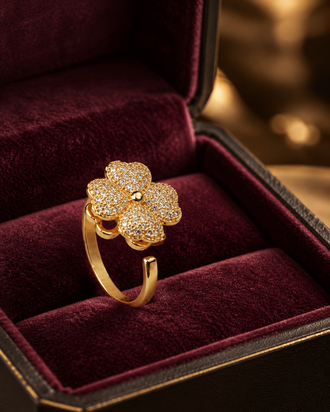Gold Pavé Four-Leaf Clover Spinner Ring - Maxiblink