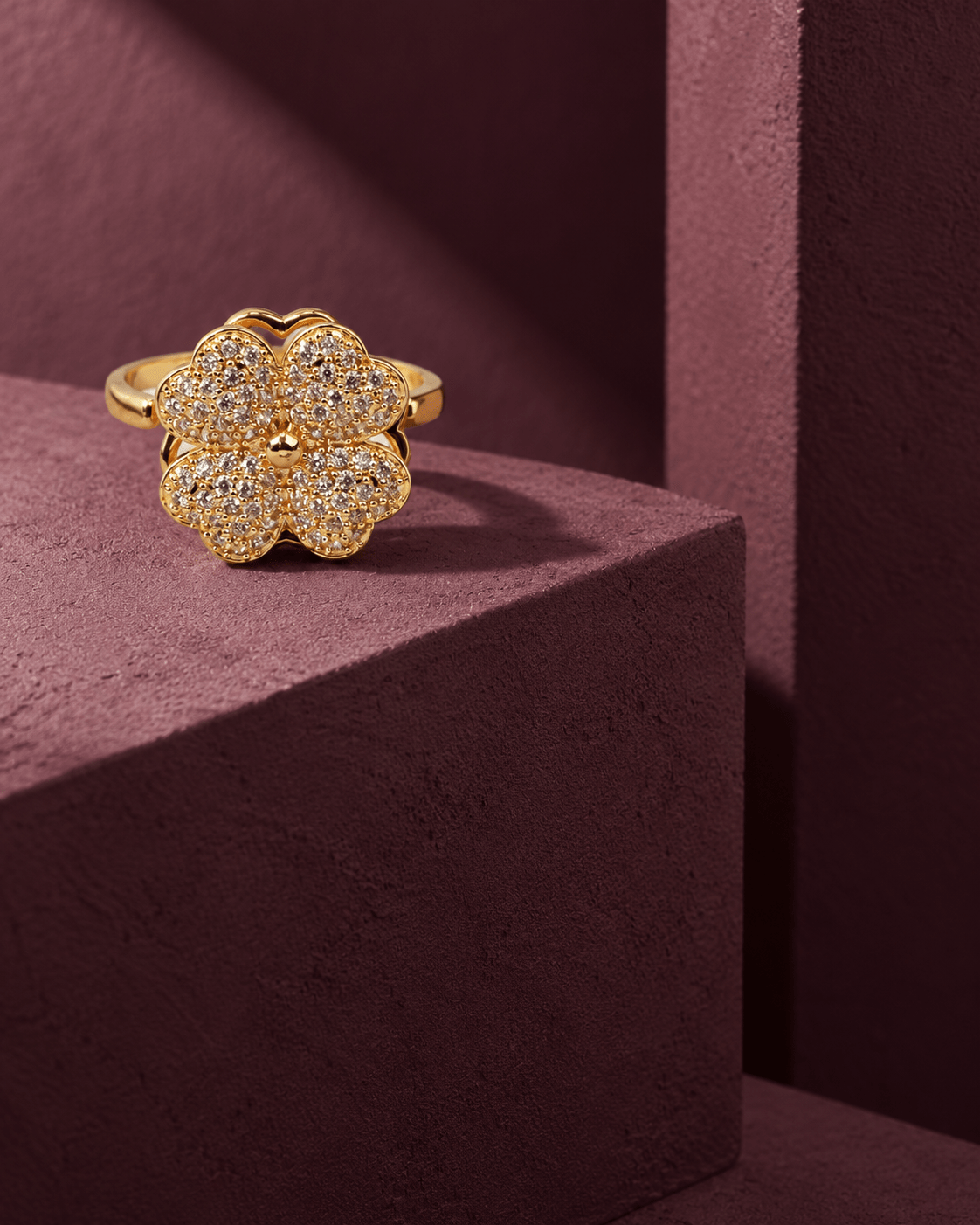 Gold Pavé Four-Leaf Clover Spinner Ring - Maxiblink