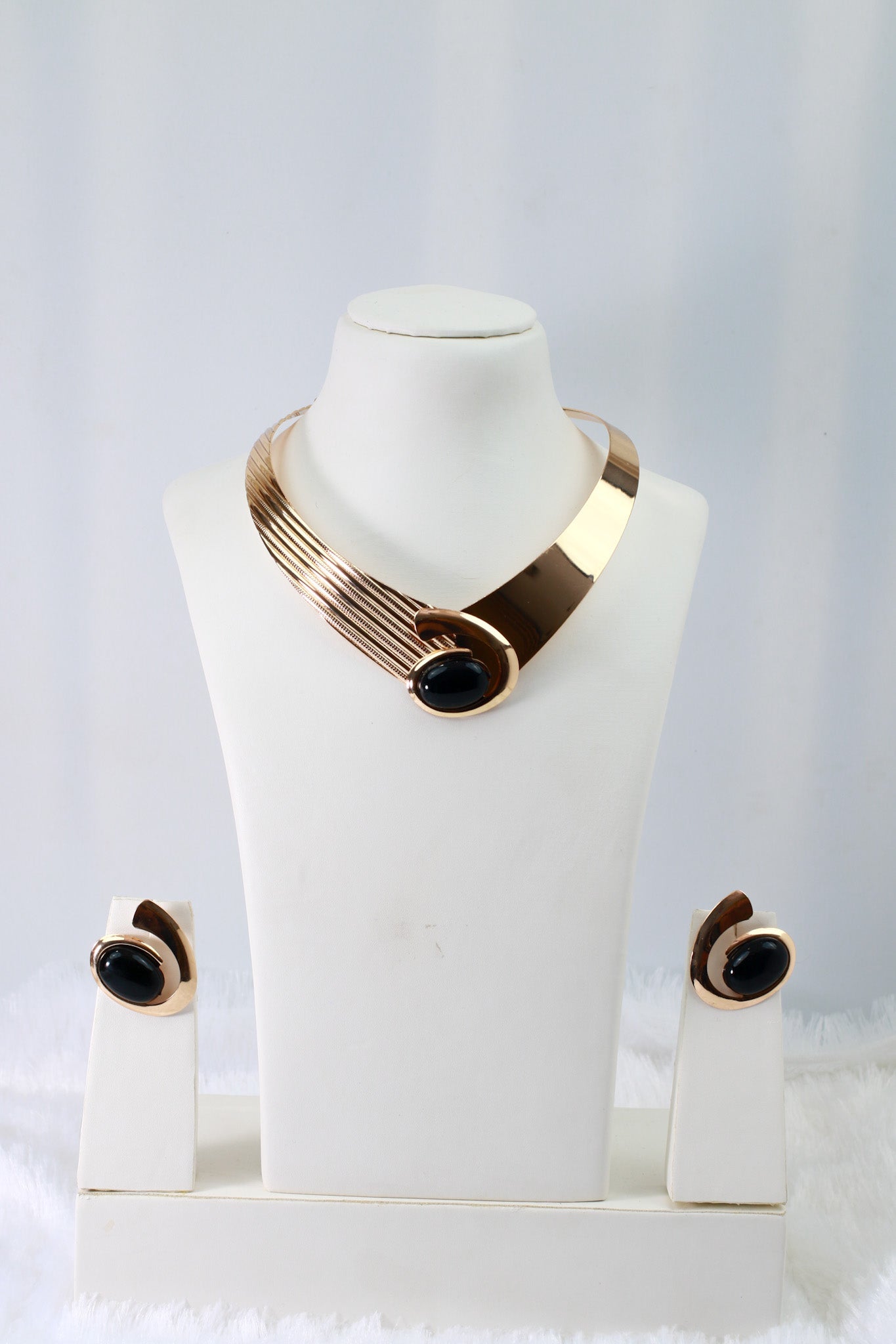 Gold Plated Asymmetrical Collar Necklace Set with Black Oval Stones & Matching Earrings | Anti‑Tarnish - Maxiblink