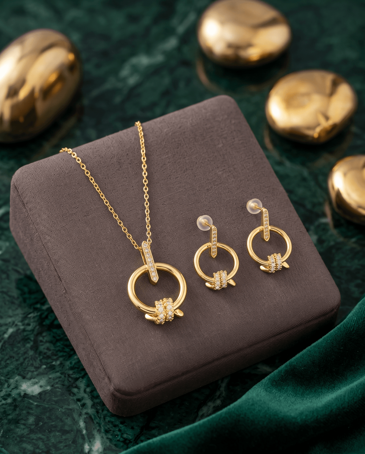 Gold Ring Pendant Necklace & Earring Set