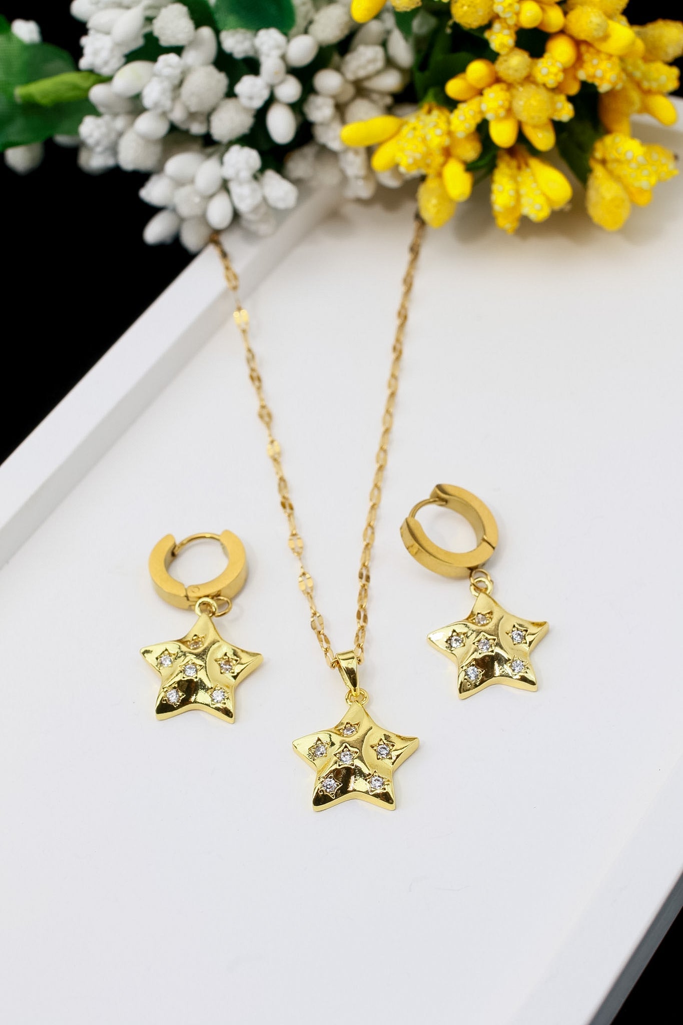 Gold Star Pendant Necklace & Earring Set