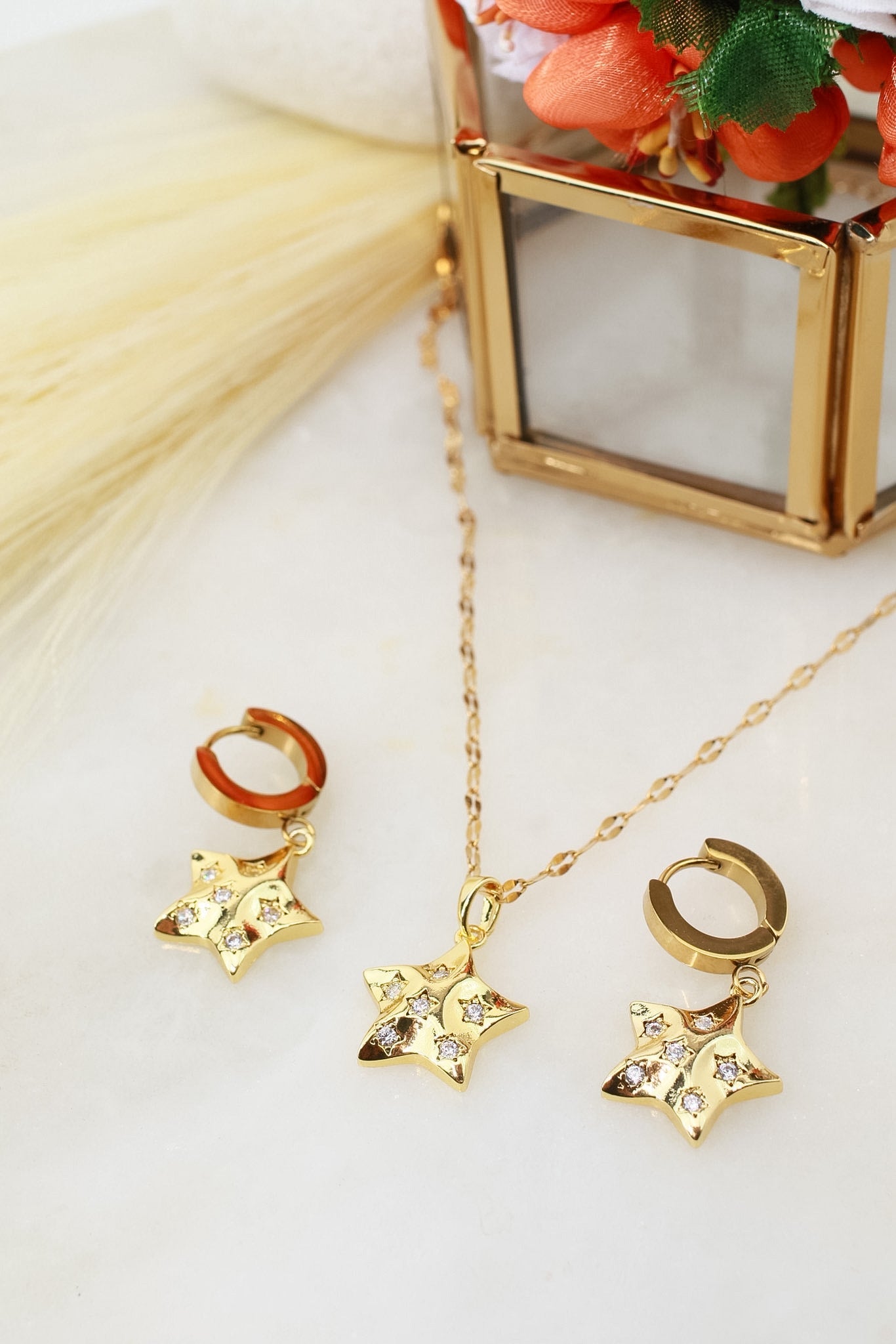 Gold Star Pendant Necklace & Earring Set
