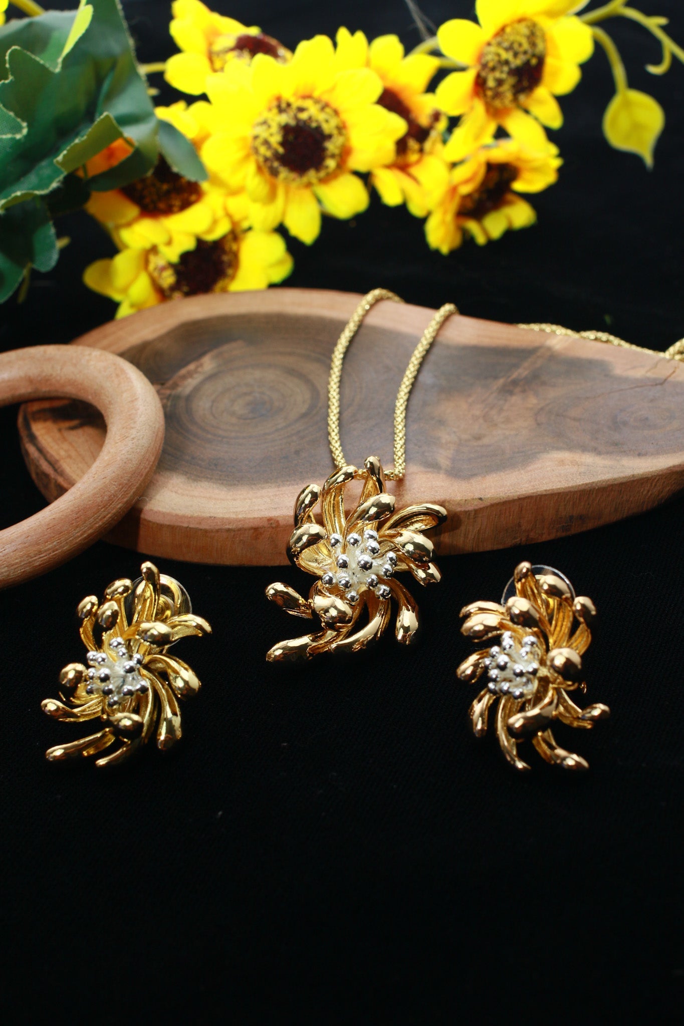 Golden Bloom Pendant Set - Floral Design Gold Plated Jewelry Set | Anti Tarnish Coating - Maxiblink