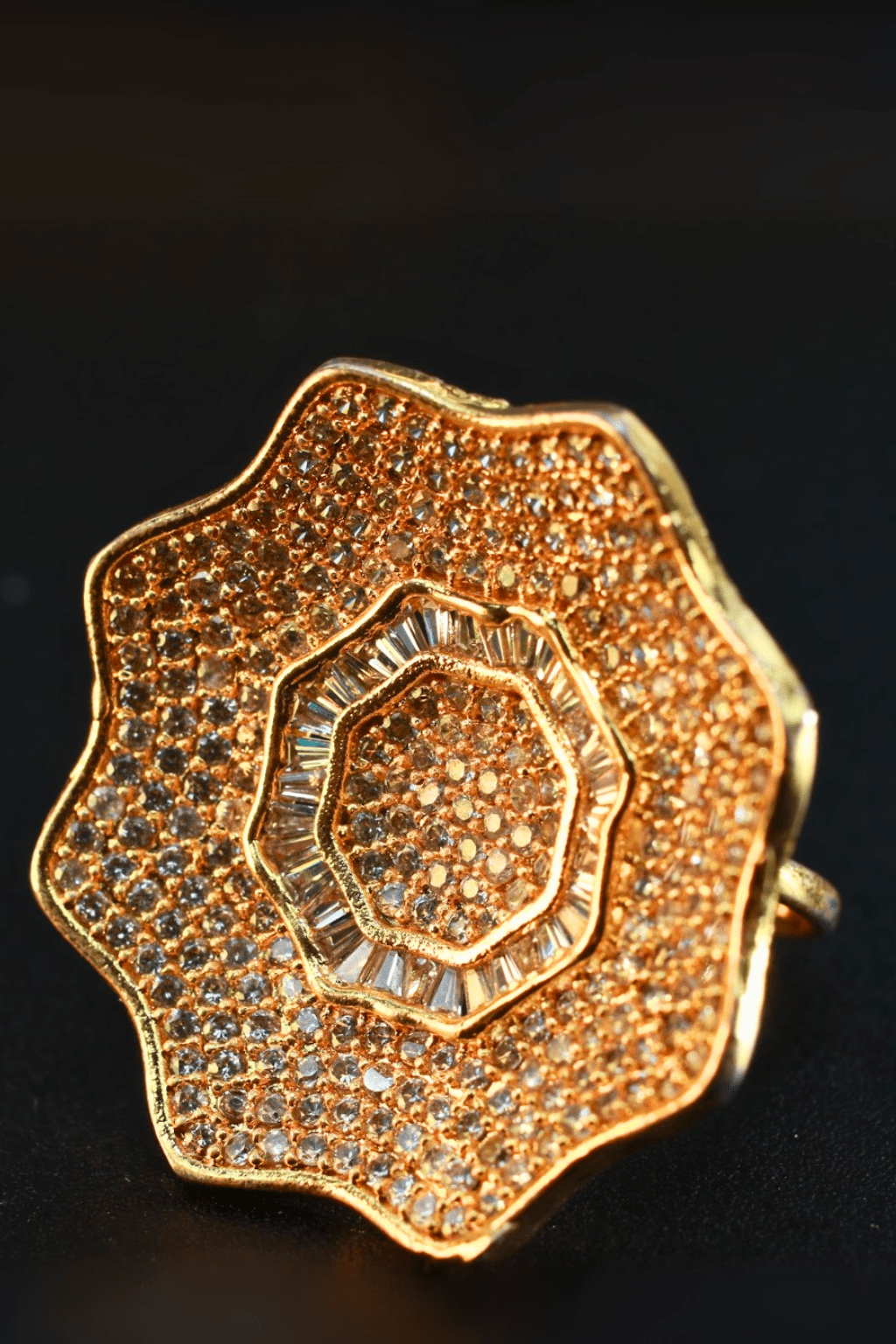 Golden Bloom Statement Finger Ring - Maxiblink