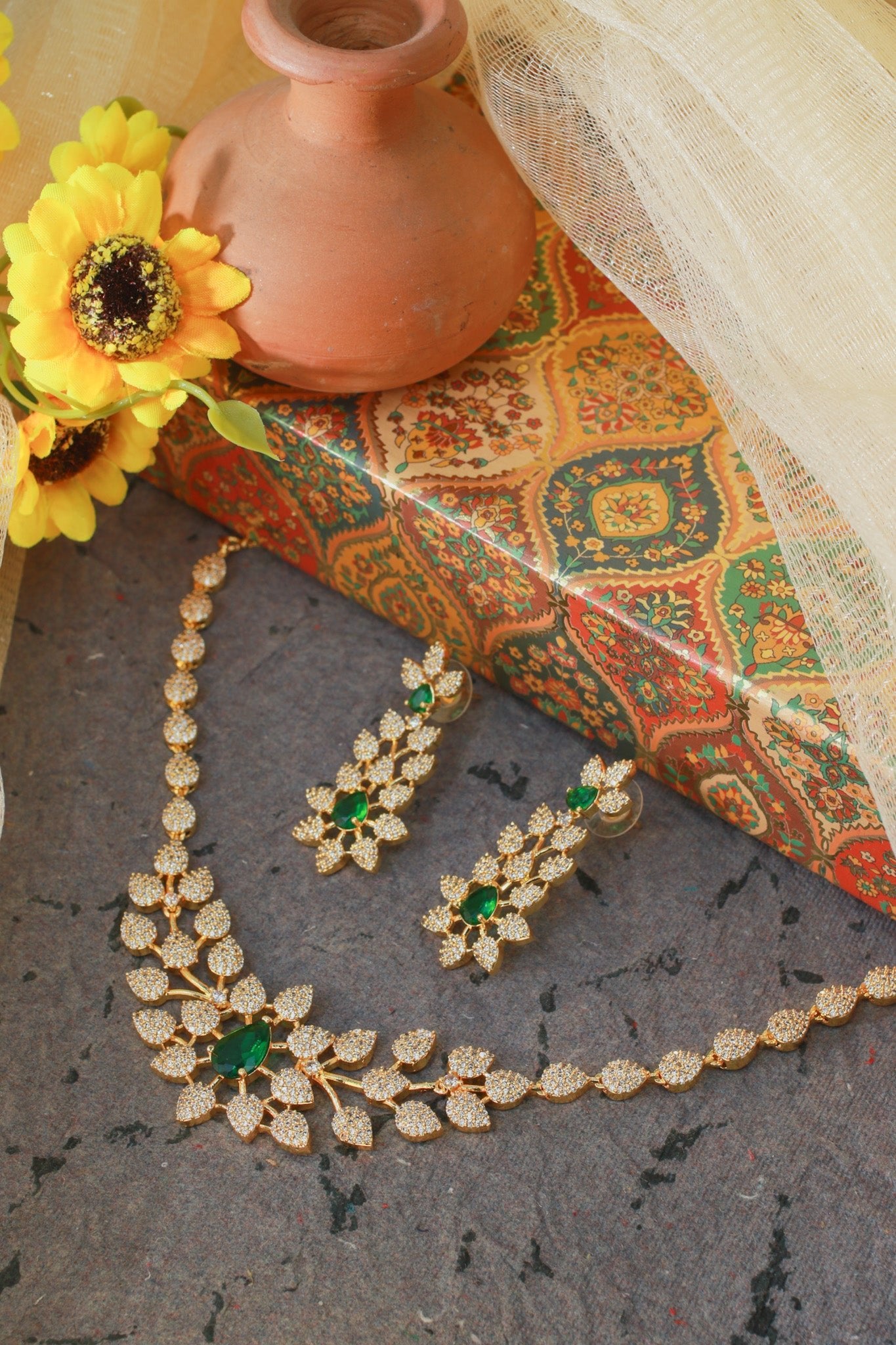 Golden Floral Emerald Choker Set - Maxiblink