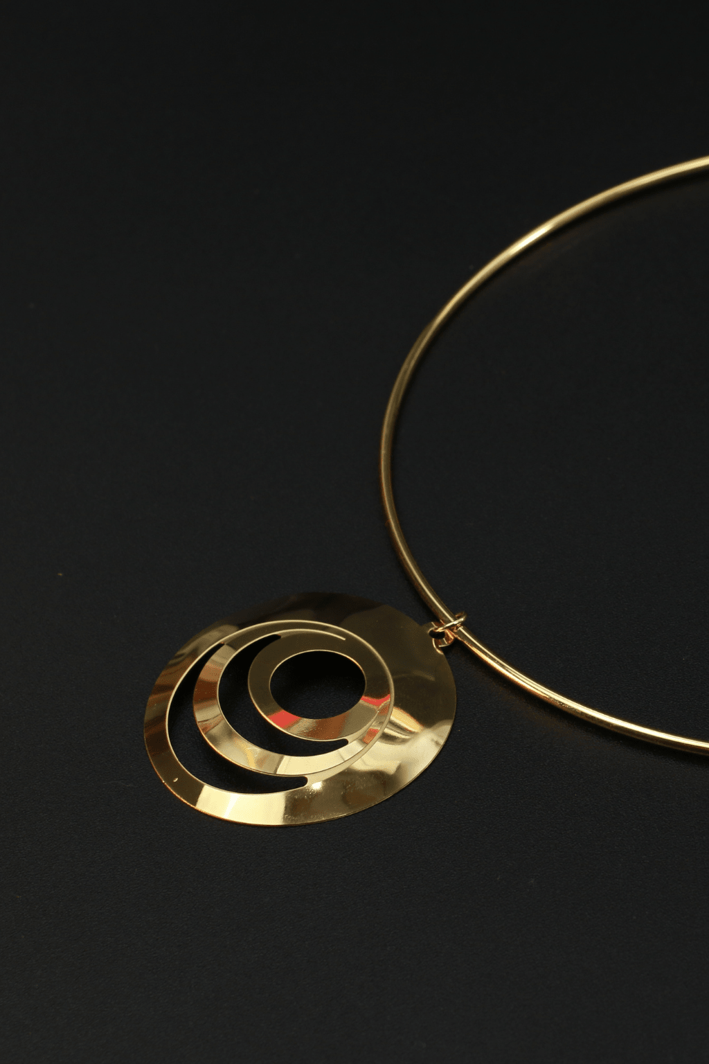 Golden Layered Geometric Disc Necklace - Maxiblink