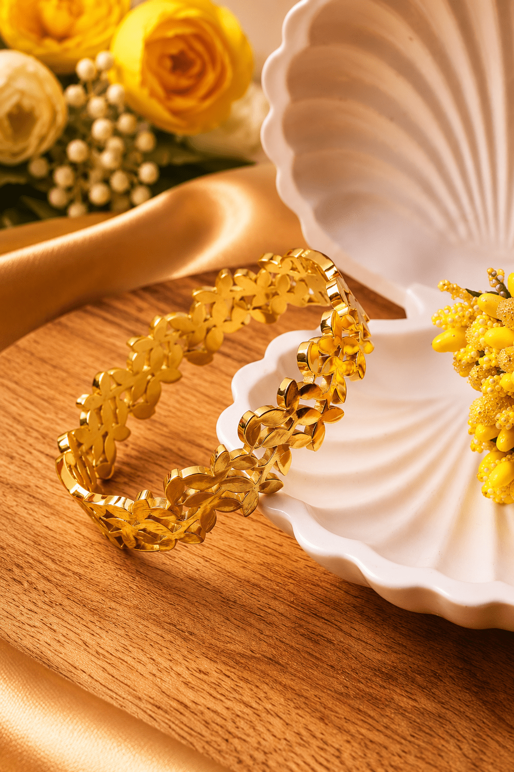 Golden Leaf Link Hinged Bangle Bracelet - Maxiblink