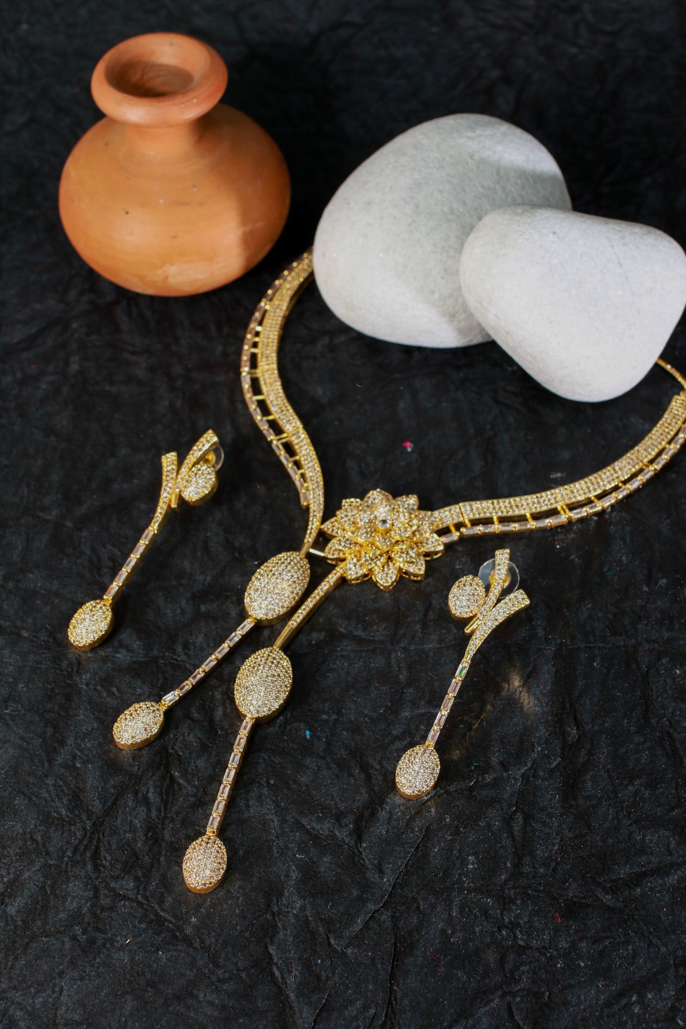 Golden Sparkle Bloom Necklace Set - Maxiblink