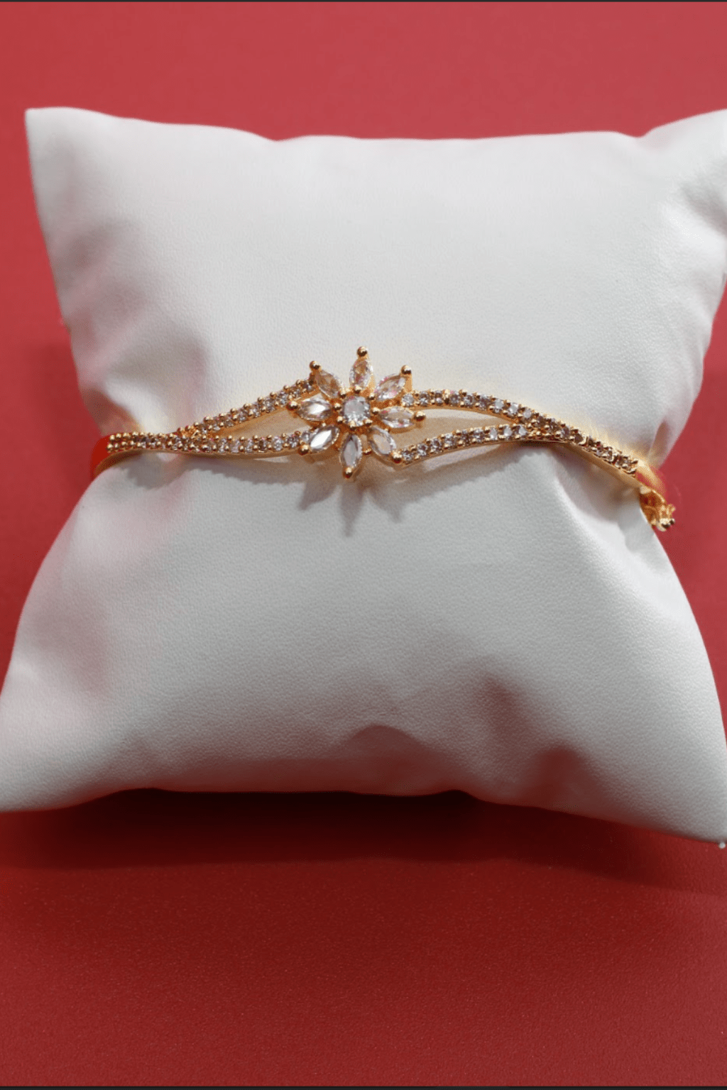 Golden Starflower Cuff Bracelet - Maxiblink