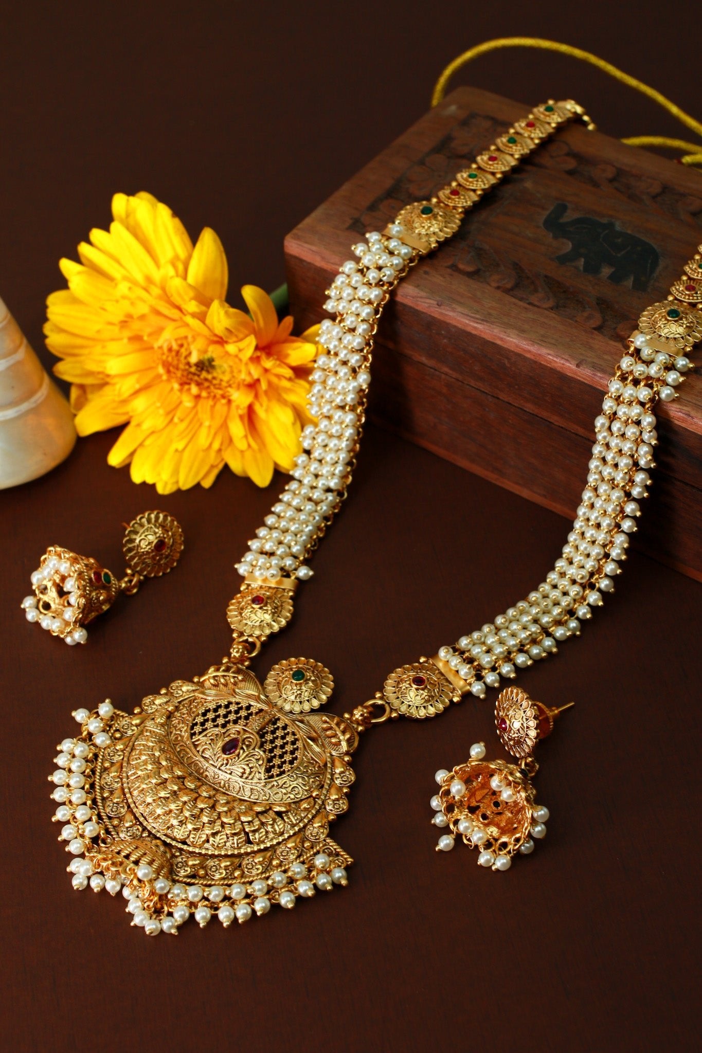Grand Pearl Mala Lakshmi Temple Haar Necklace Set - Maxiblink