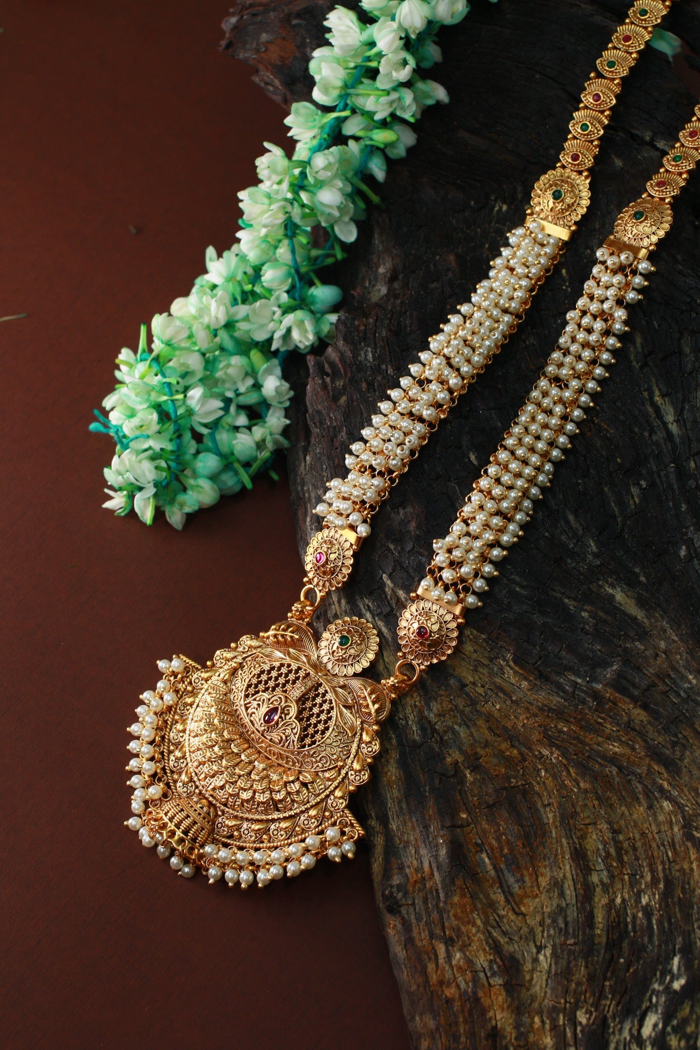 Grand Pearl Mala Lakshmi Temple Haar Necklace Set - Maxiblink