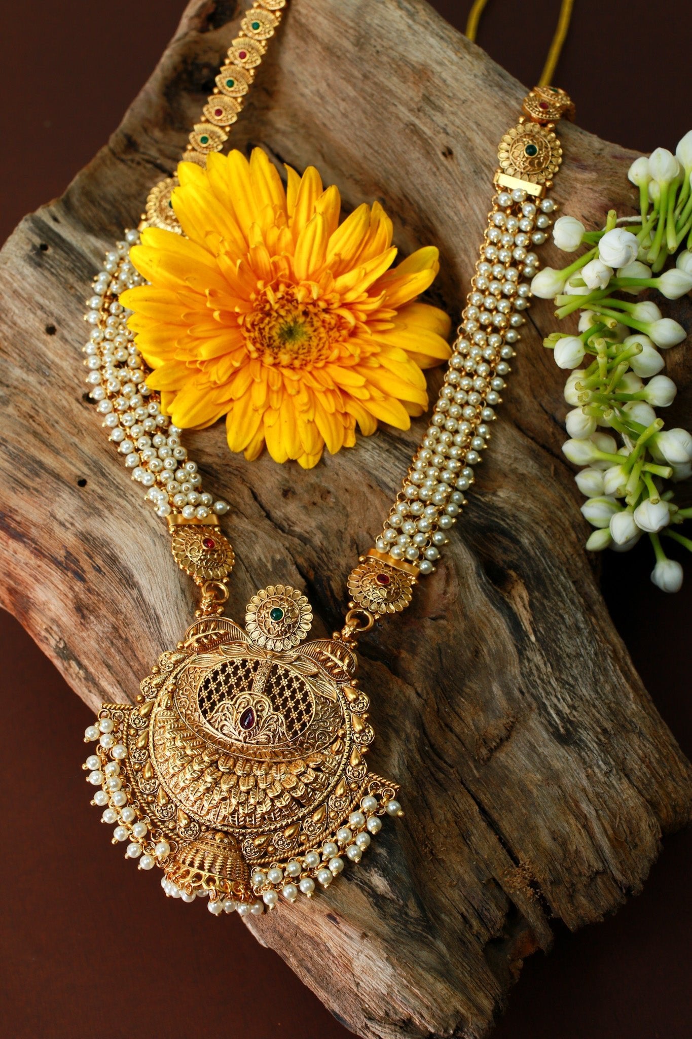 Grand Pearl Mala Lakshmi Temple Haar Necklace Set - Maxiblink