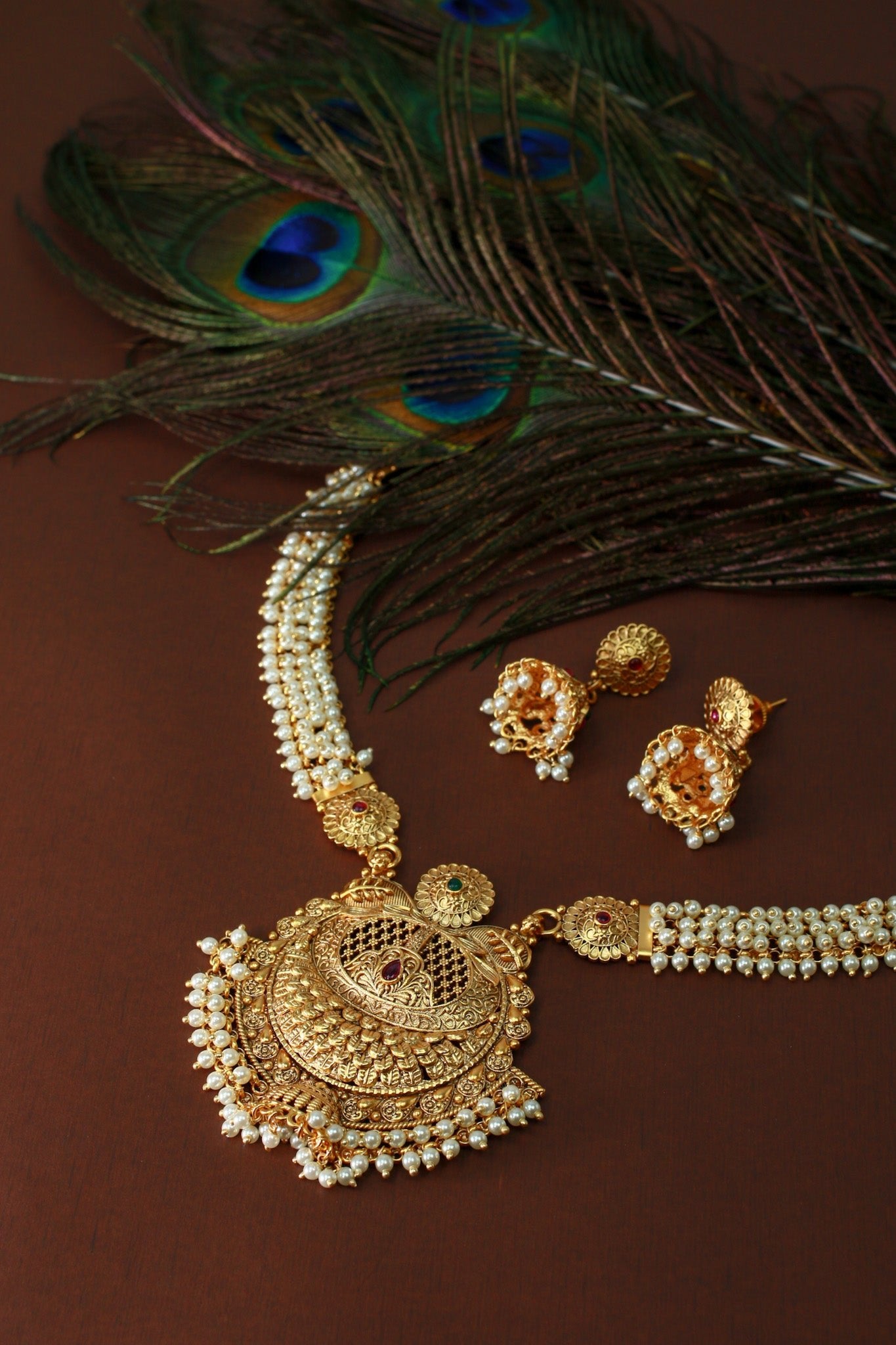Grand Pearl Mala Lakshmi Temple Haar Necklace Set - Maxiblink