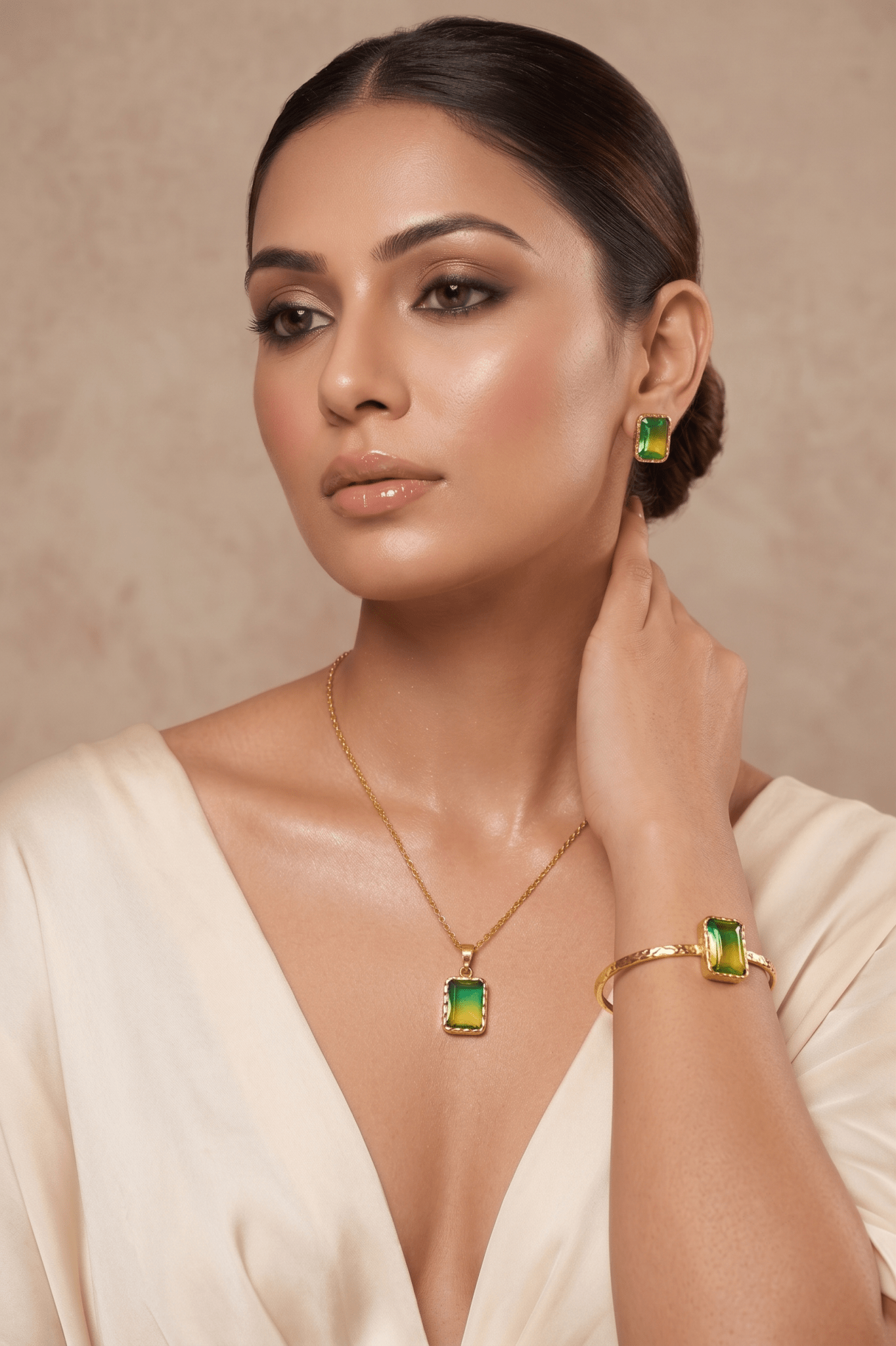 Green Gradient Crystal Pendant & Bracelet Set - Maxiblink