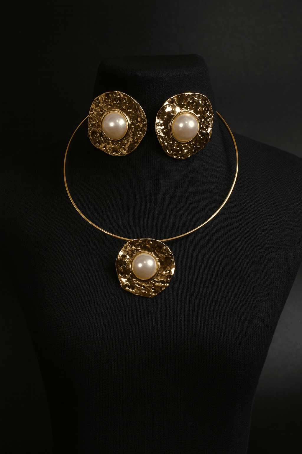 Hammered Gold Pearl Set - Choker Necklace & Earrings - Maxiblink