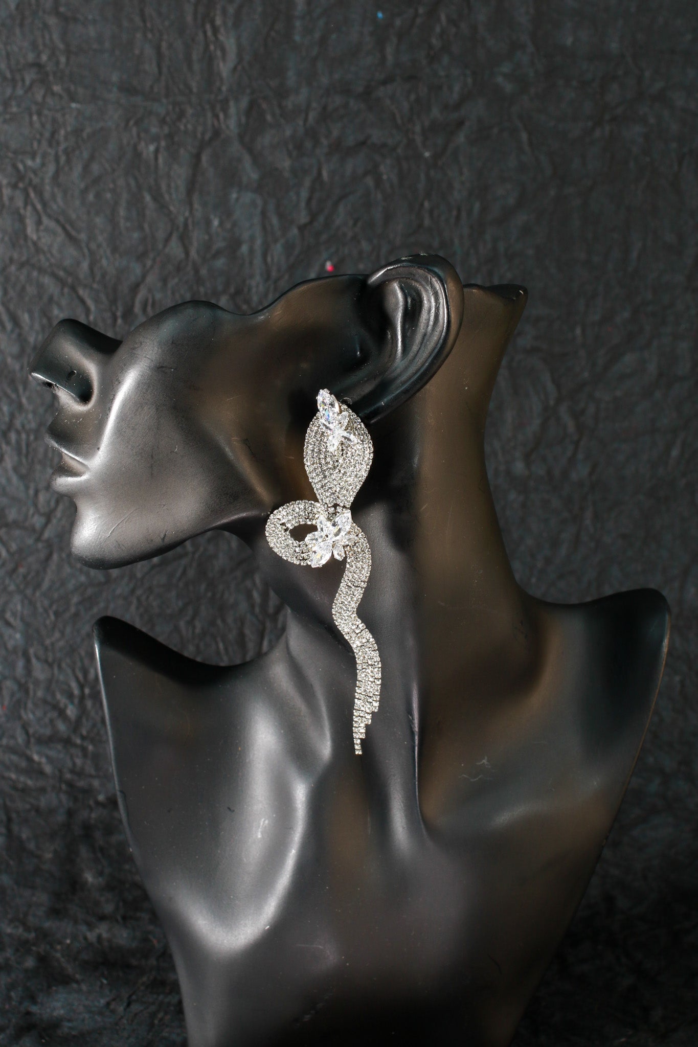 Luxury Crystal Long Curve Earrings - Maxiblink