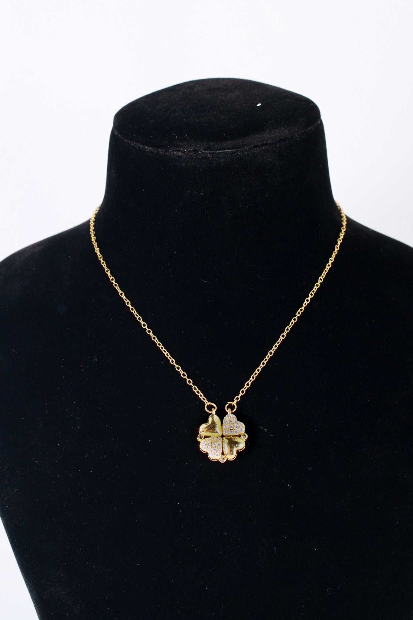Magnetic Clover Heart Necklace – 4 - in - 1 CZ Pendant, Anti - Tarnish Gold - Maxiblink