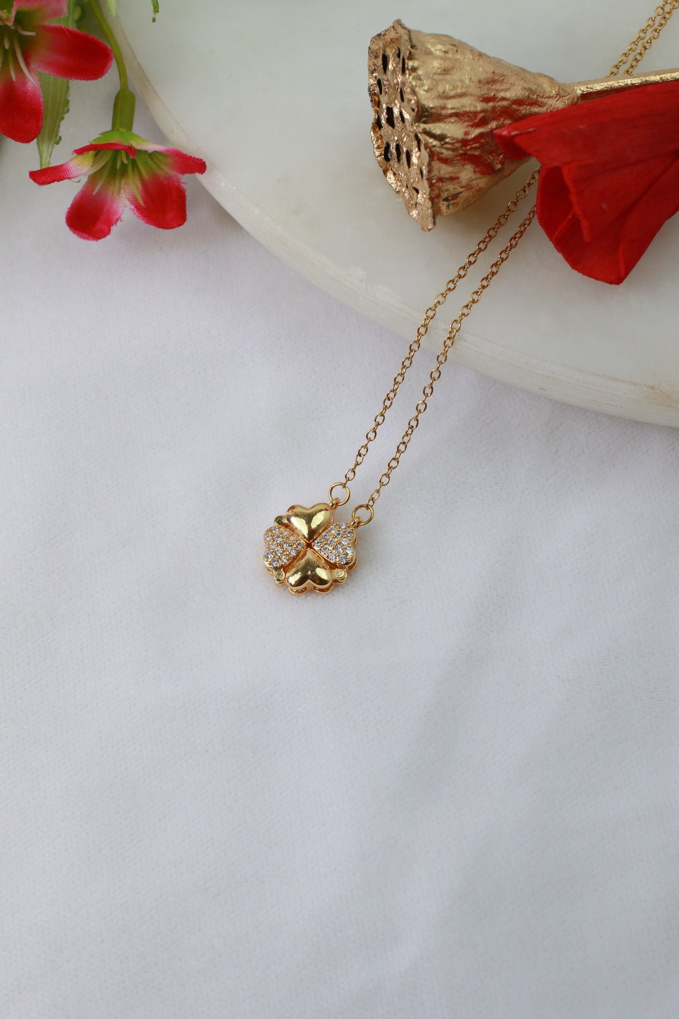 Magnetic Clover Heart Necklace – 4 - in - 1 CZ Pendant, Anti - Tarnish Gold - Maxiblink
