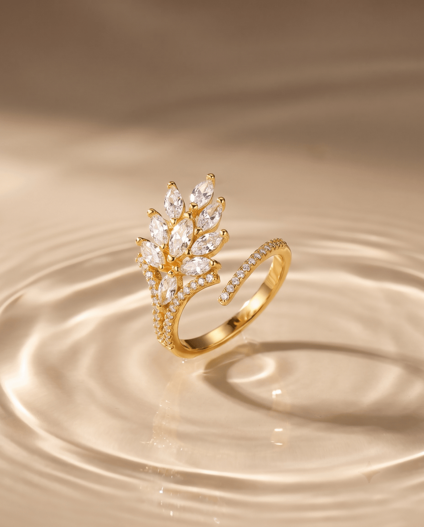 Hypoallergenic waterproof marquise ring in 18K gold plating — MaxiBlink