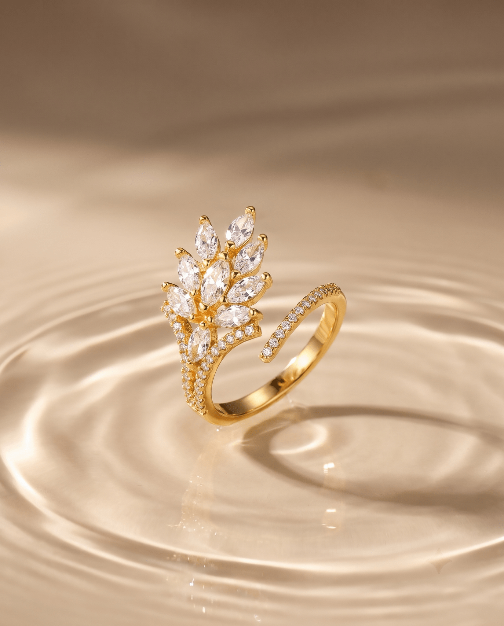Hypoallergenic waterproof marquise ring in 18K gold plating — MaxiBlink