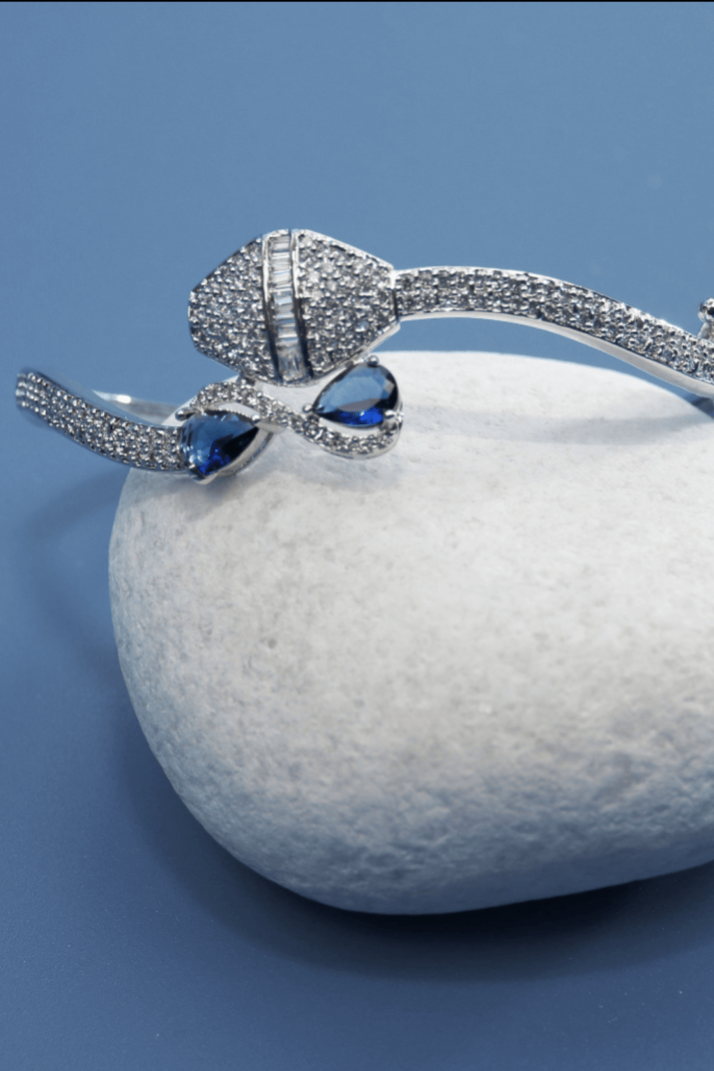 Midnight Blue Elegance Bracelet - Maxiblink