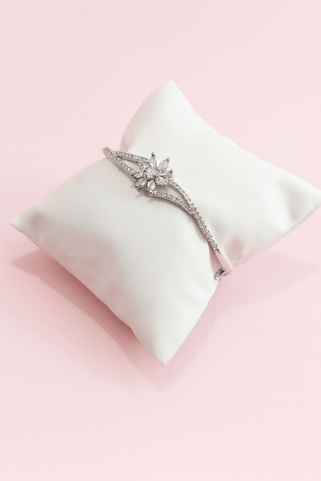 Minimal Starburst Diamond Bracelet - Maxiblink