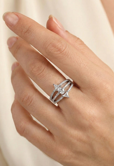 Minimalist Trinity Finger Ring - Maxiblink